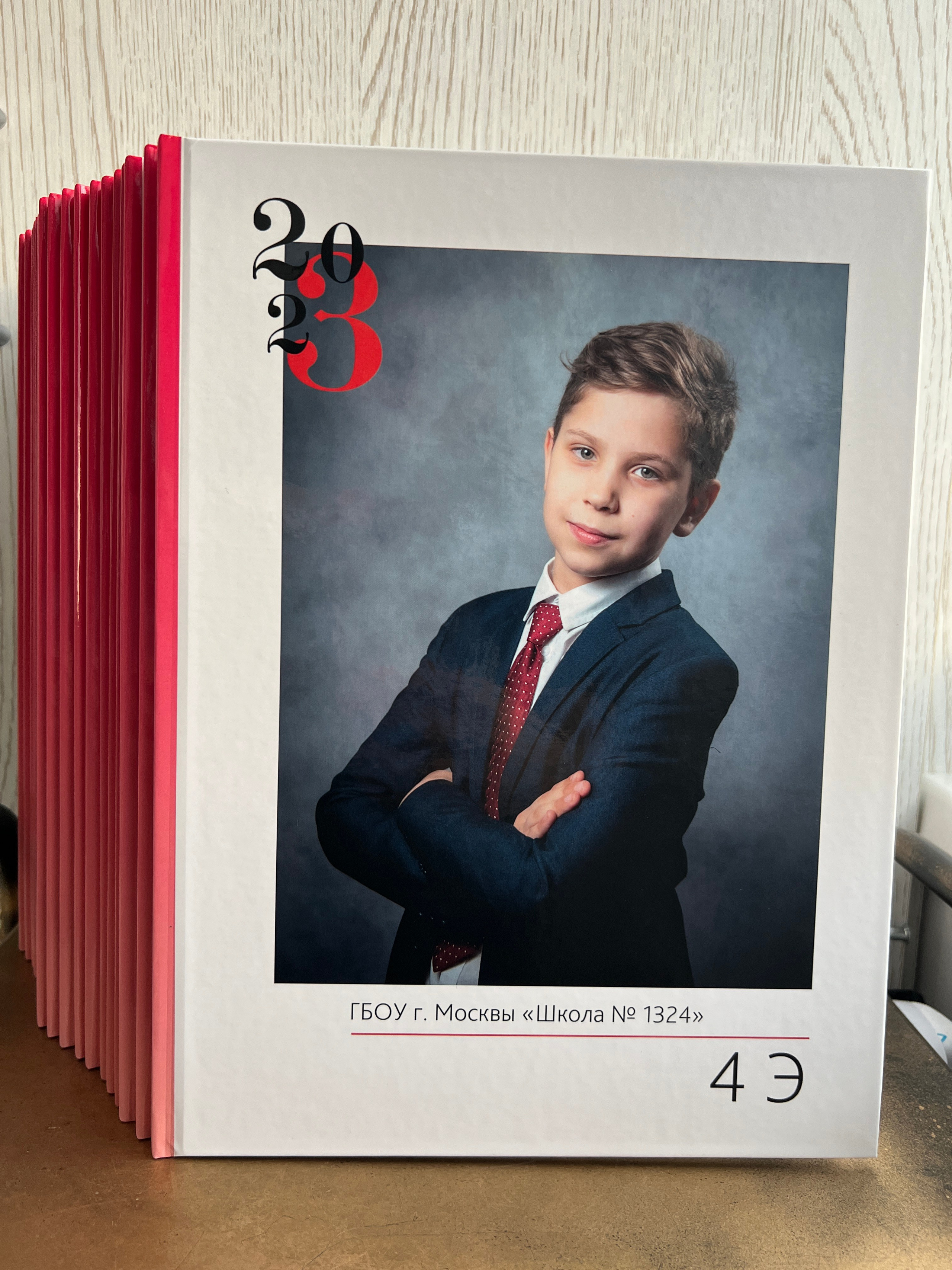 Дизайны выпускных книг для школы. Семейный и детский фотограф в Москве Роксана Давлятерова