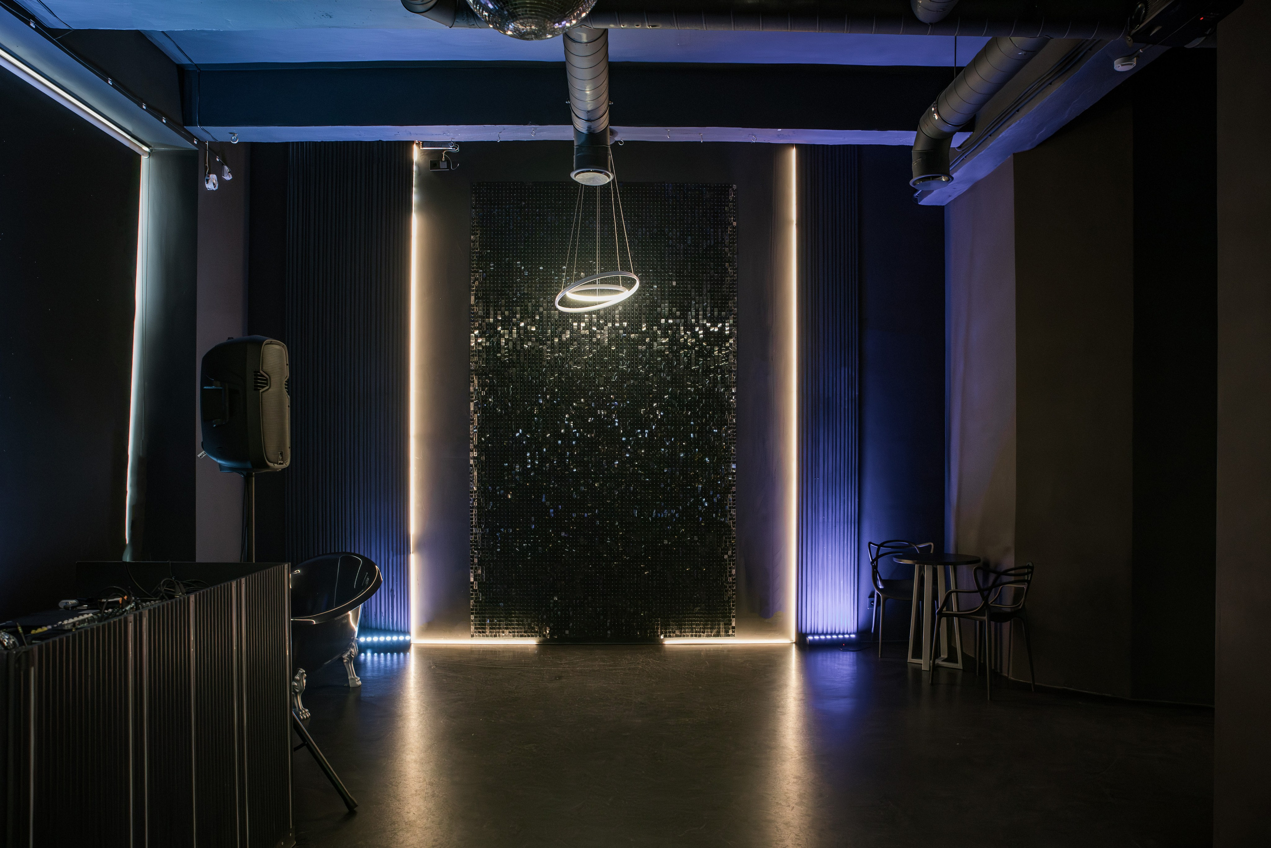 Mr. Black (лето). Аренда лофта в СПб для мероприятий