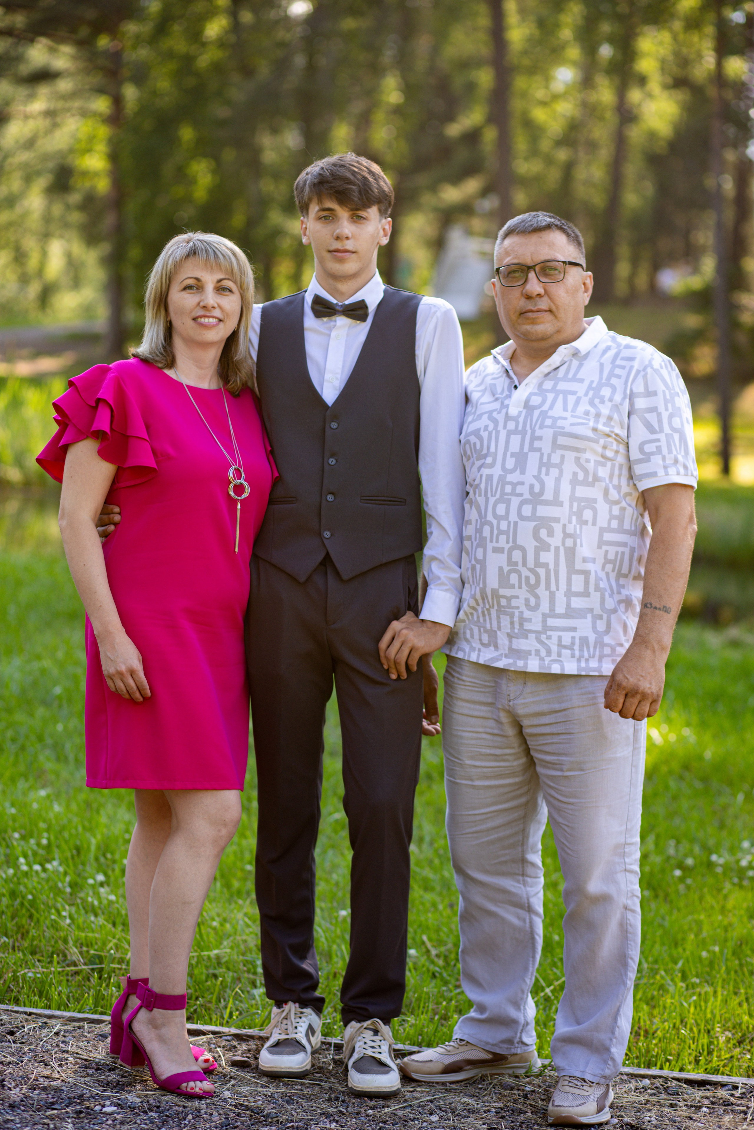 Фотосессия на выпускной. Школа № 12, 11 класс, 2024 г. Студия выпускных альбомов Остров