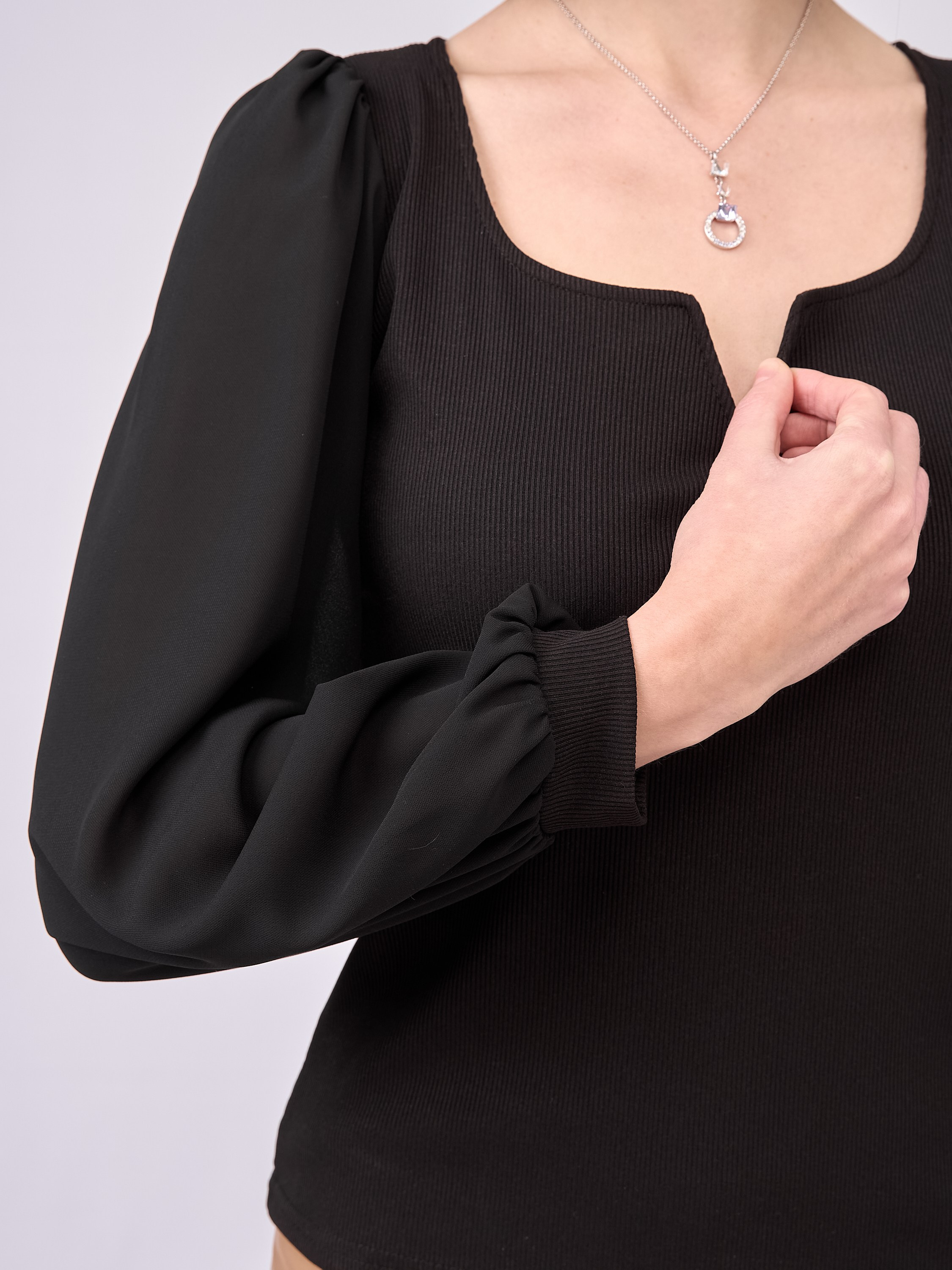 Фотосъёмка блузок на модели для Wildberries