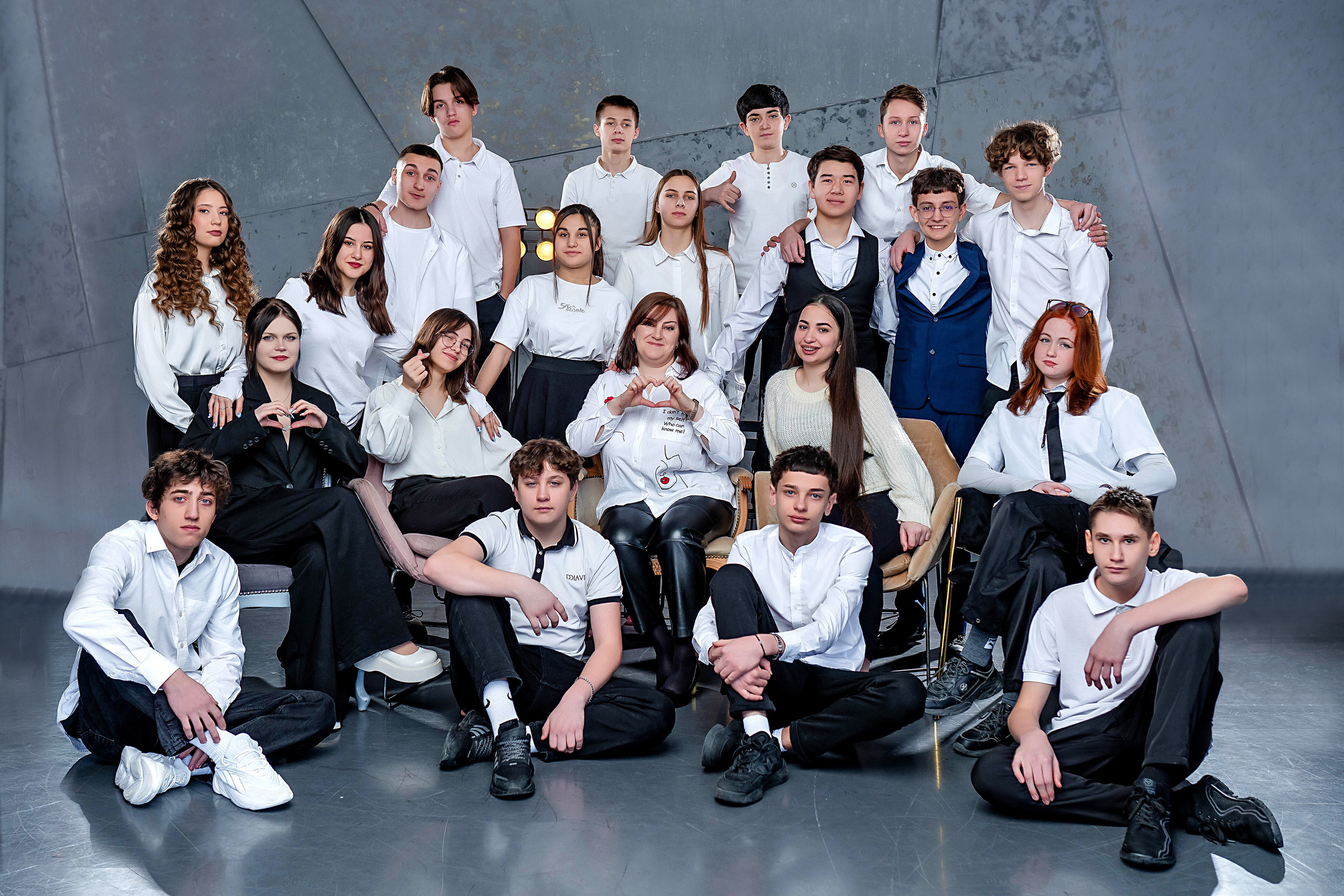 Выпускные (школьные) альбомы (книги) в Ростове-на-Дону. Современные Выпускные Альбомы в Ростове-на-Дону