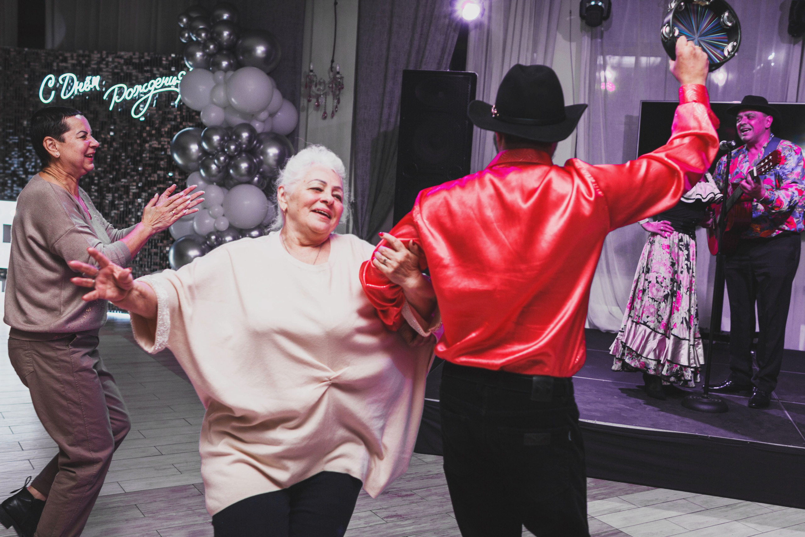 Дмитрию 45 лет. Детский и семейный фотограф в Москве