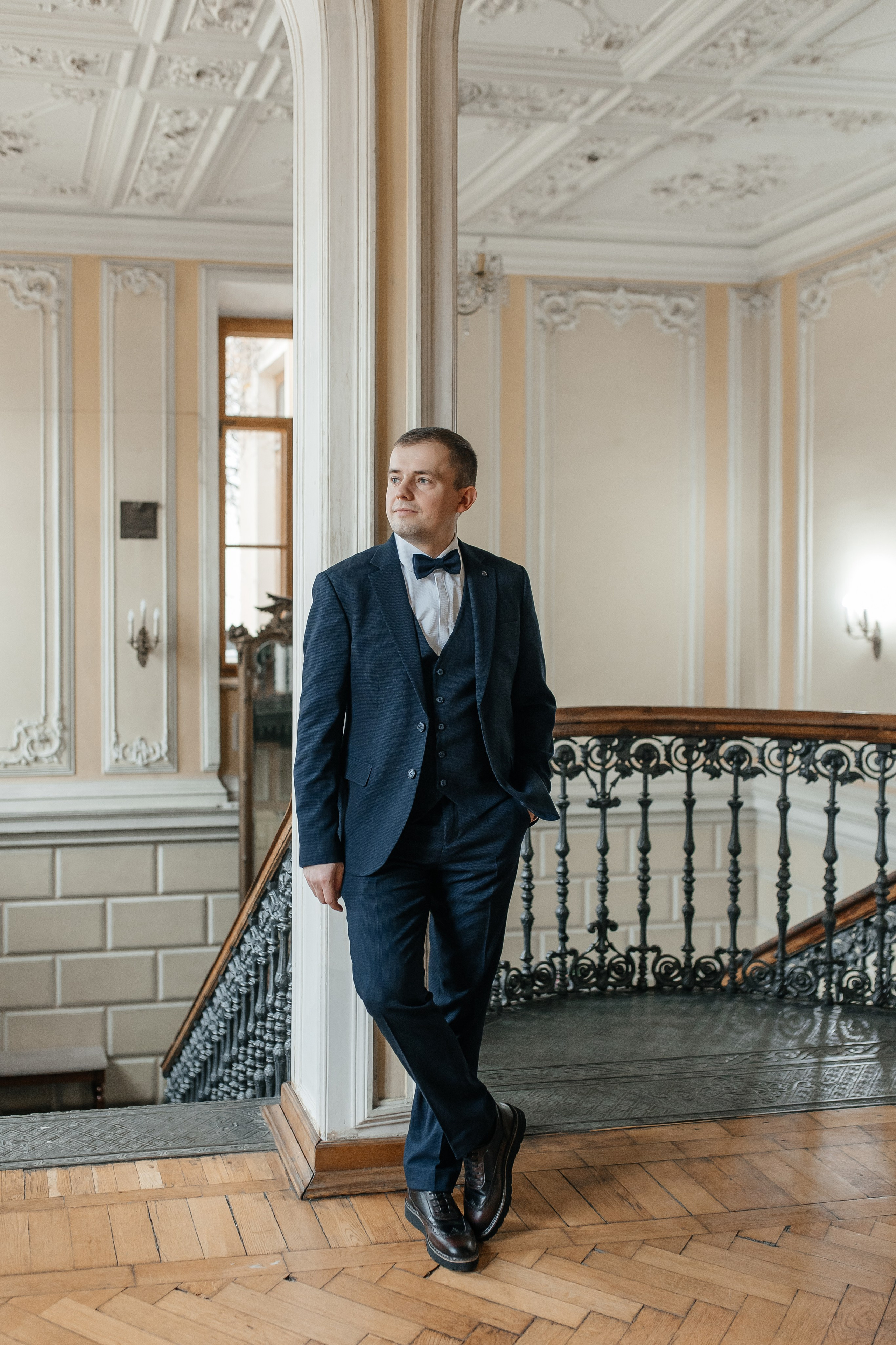 Свадебная фотосессия в библиотеке читальне Пушкина. Свадебный фотограф в Москве Дарья Олендарёва