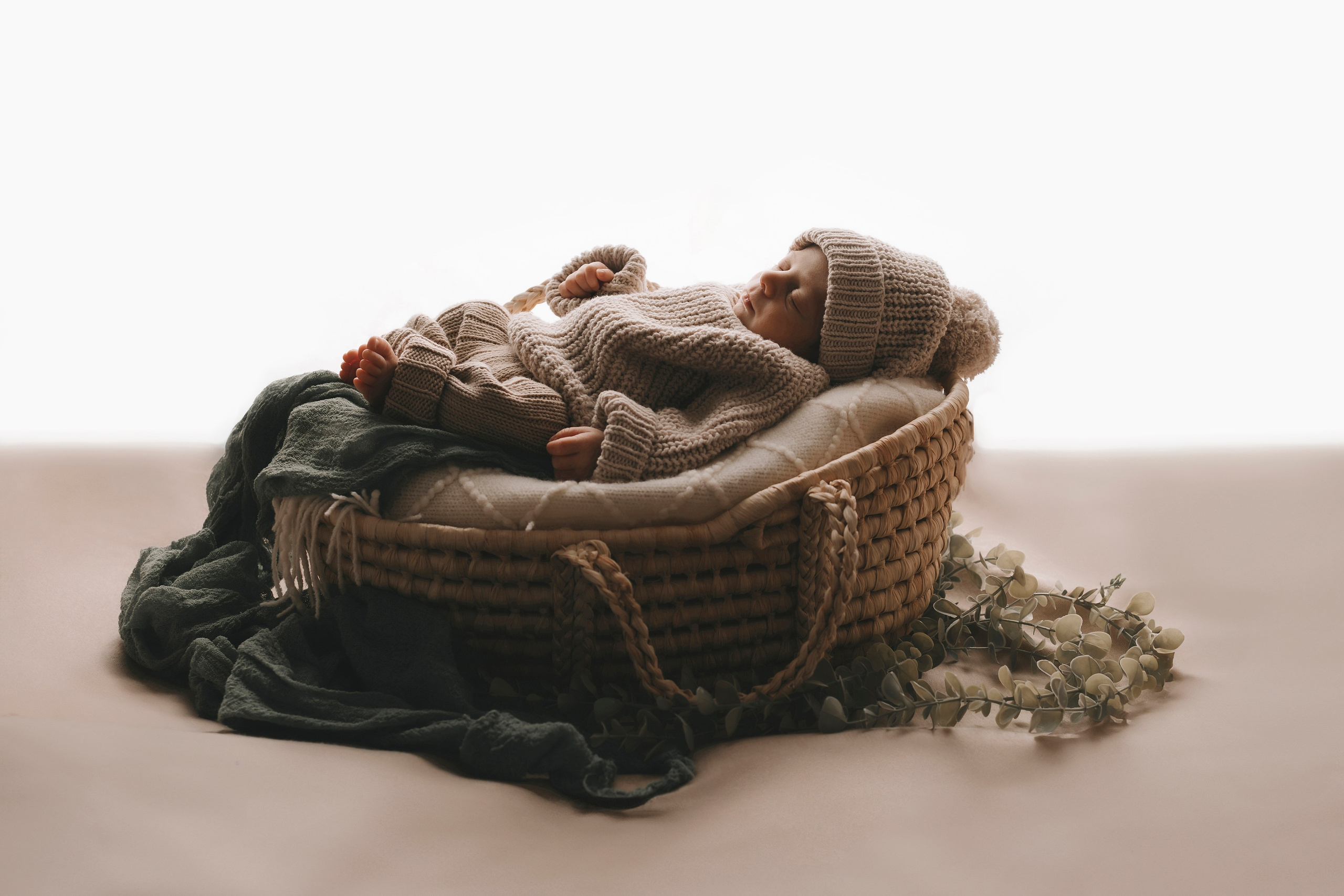 Фотосессия новорожденного малыша Алены Косторной и Георгия Куницы. Фотограф новорожденных в Москве Кристина Левит