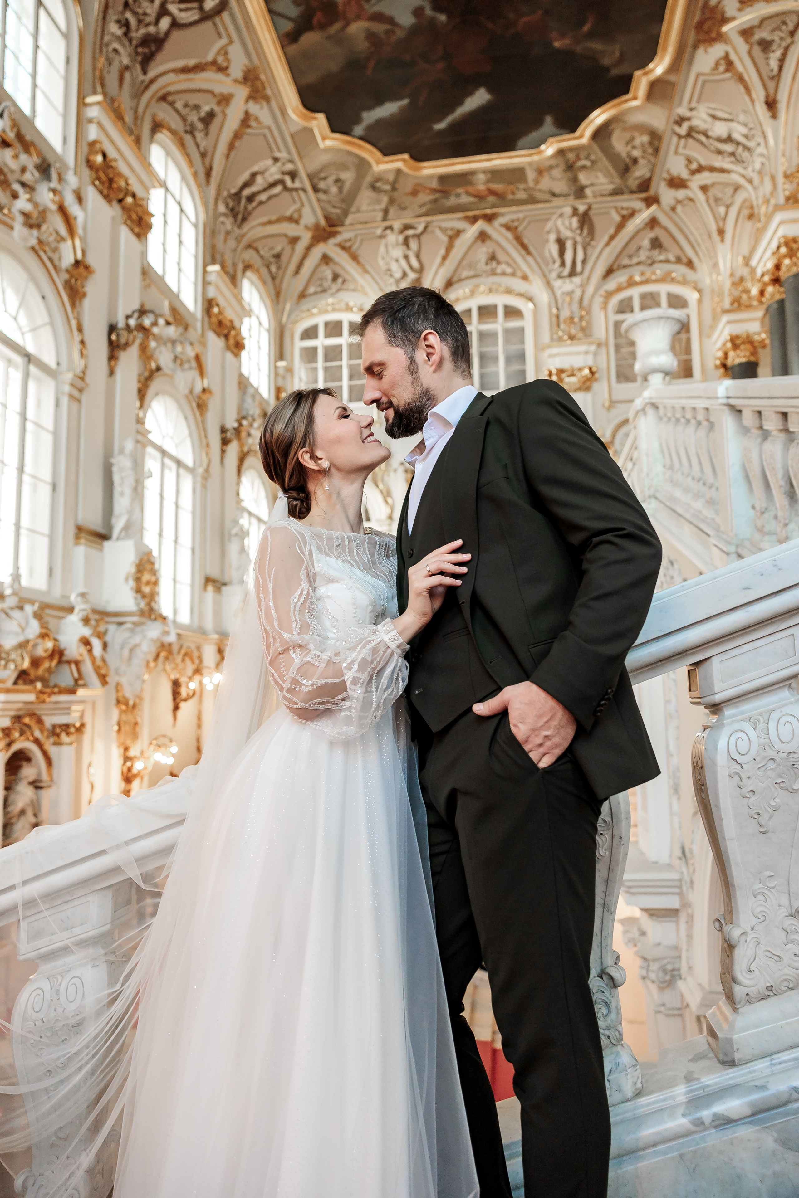 Свадебная фотосессия в Эрмитаже — заказать в Спб