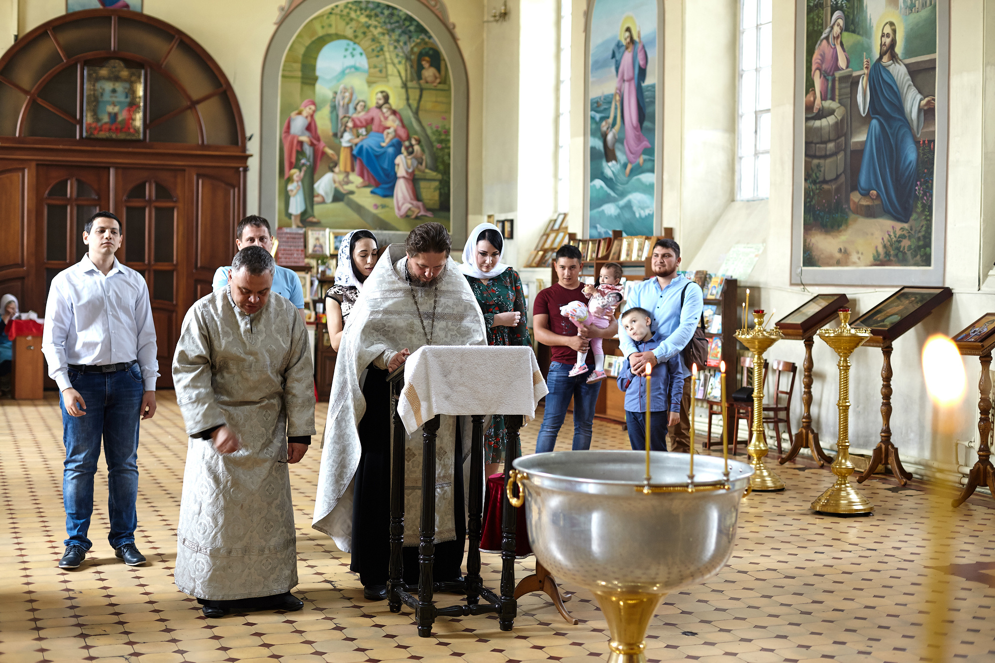 Крестины в храме Сретения Господня Ростов на Дону. Фото видео съёмка в Белой Калитве дуэт Герман и Инна