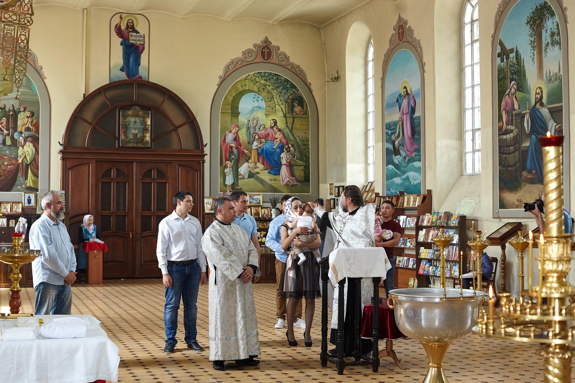 Крестины в храме Сретения Господня Ростов на Дону. Фото видео съёмка в Белой Калитве дуэт Герман и Инна