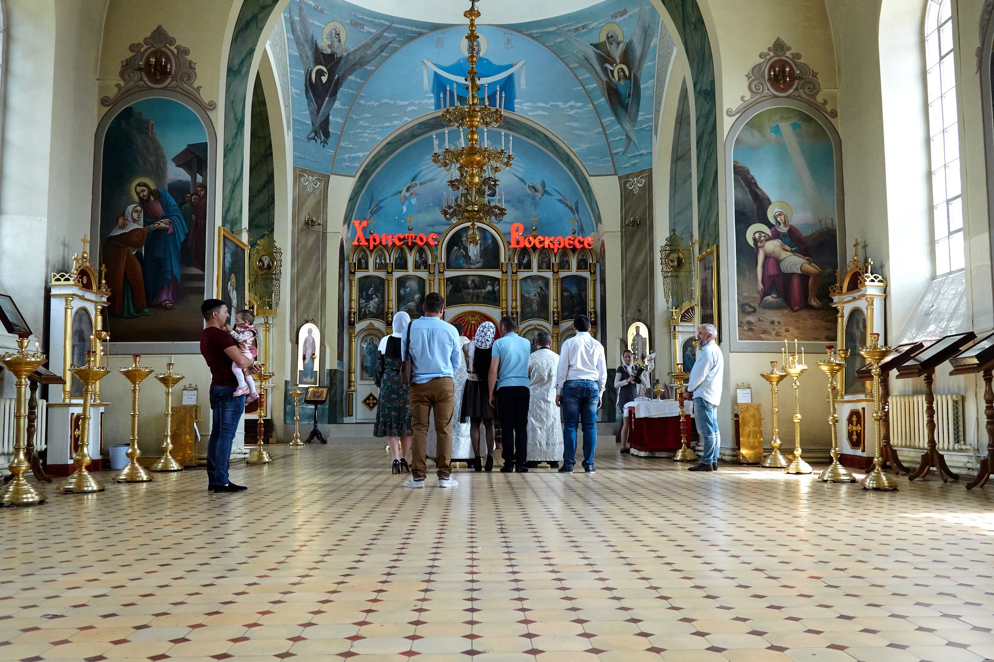 Крестины в храме Сретения Господня Ростов на Дону. Фото видео съёмка в Белой Калитве дуэт Герман и Инна