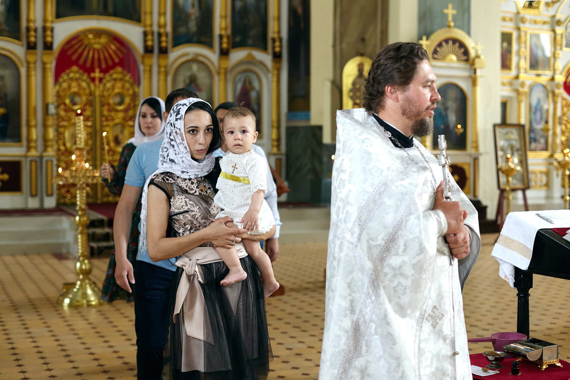 Крестины в храме Сретения Господня Ростов на Дону. Фото видео съёмка в Белой Калитве дуэт Герман и Инна