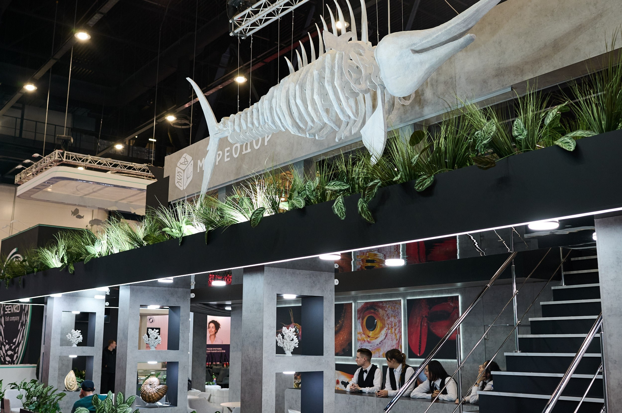 Стенд компании «Мореодор» на выставке Seafood Expo Russia 2025. Репортажная съёмка в КВЦ «Экспофорум», Санкт‑Петербург.