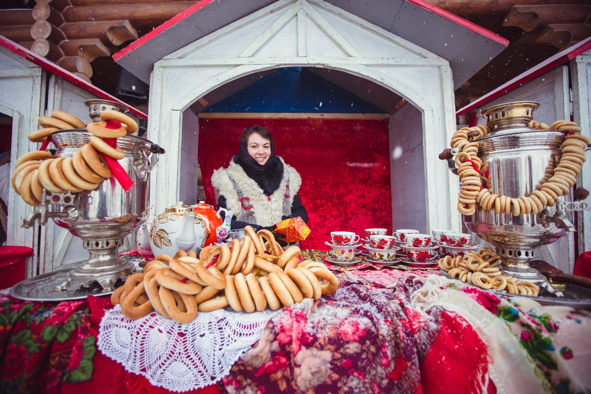 Зимняя свадьба в русских традициях. Семейный, портретный и свадебный фотограф в Санкт-Петербурге и Москве