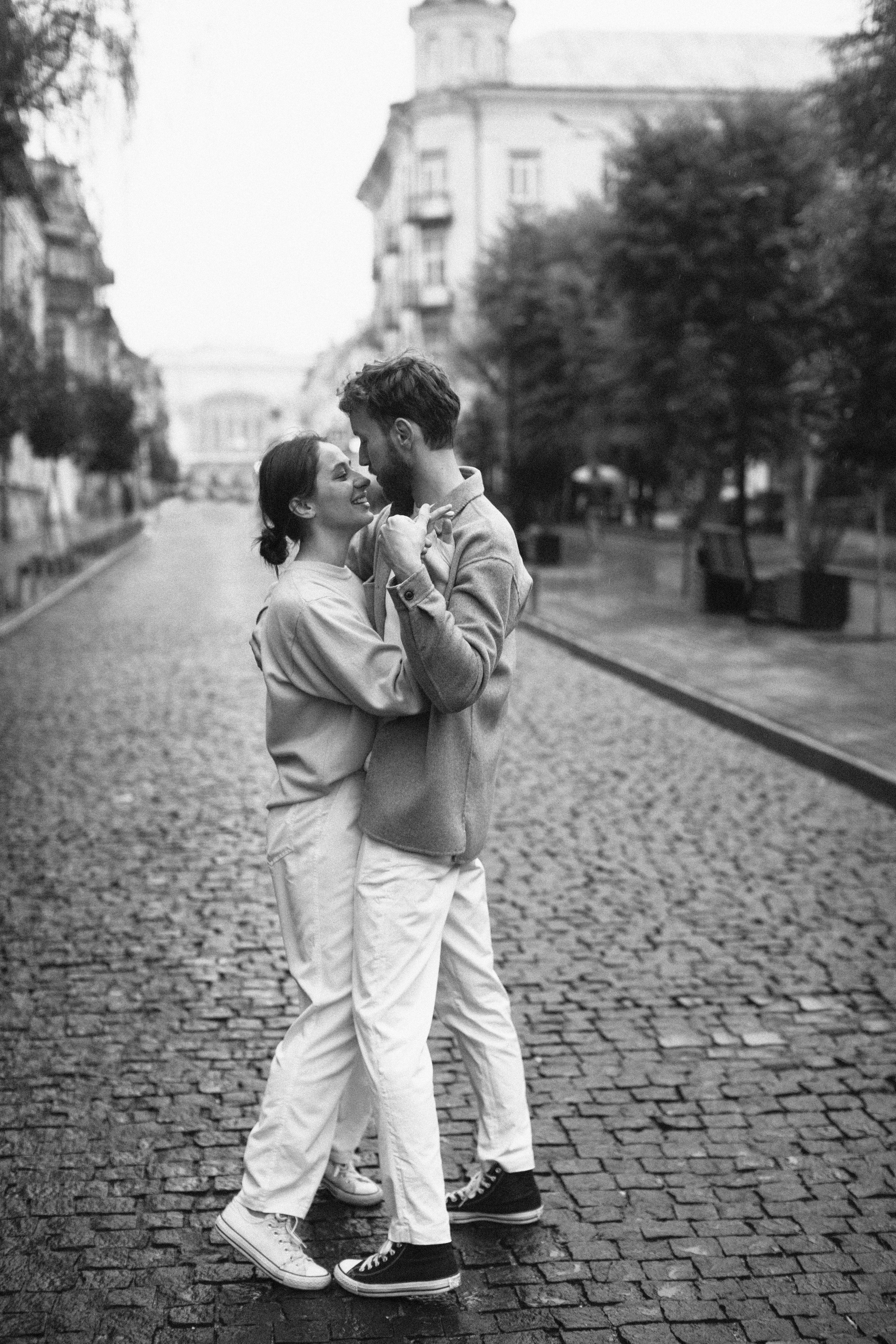 ПРОГУЛКА ПАВЛА И КАТИ ПОД ДОЖДËМ. Свадебный фотограф в Санкт-Петербурге Алиса Беликова