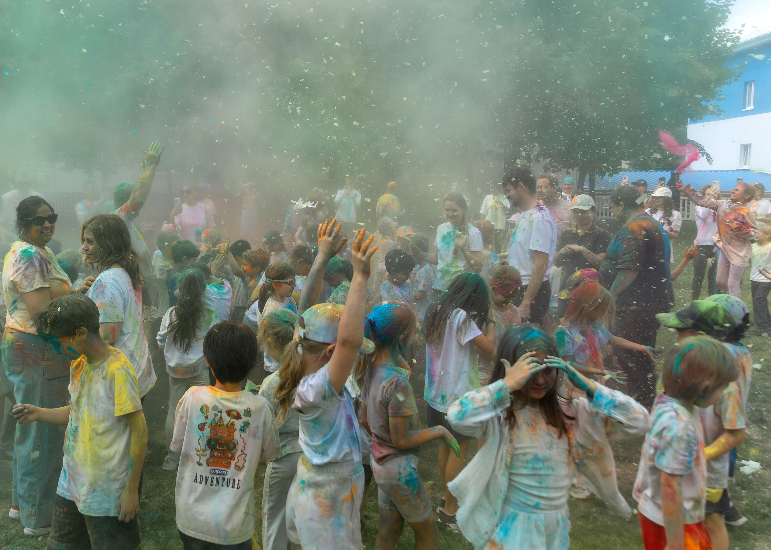 The International School of Moscow. Color Day. Выпускные альбомы для школы и детского сада — школьный фотограф Подольск, Троицк, Щербинка, Москва