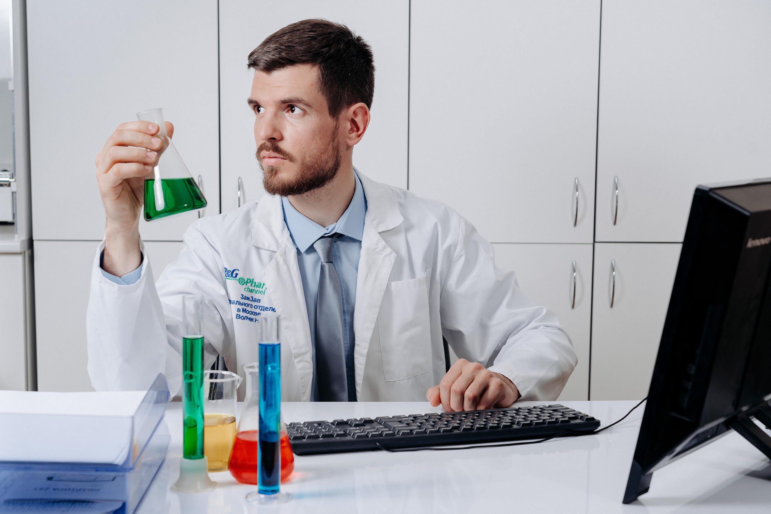 Фотосессия сотрудников для компании «Центр сертификации» в офисе