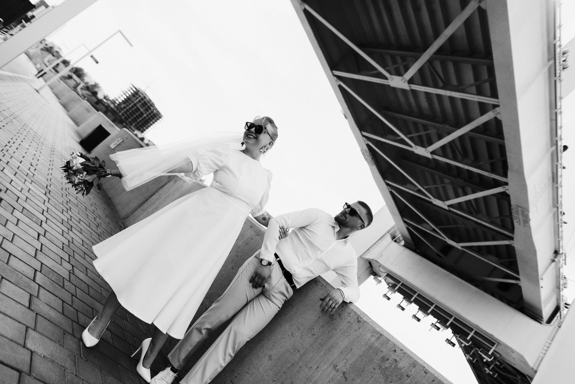 Свадебный фотограф в Тюмени — Фотосессия Павла и Марии на Набережной. Портретный фотограф Тюмень Дарья Мустафина