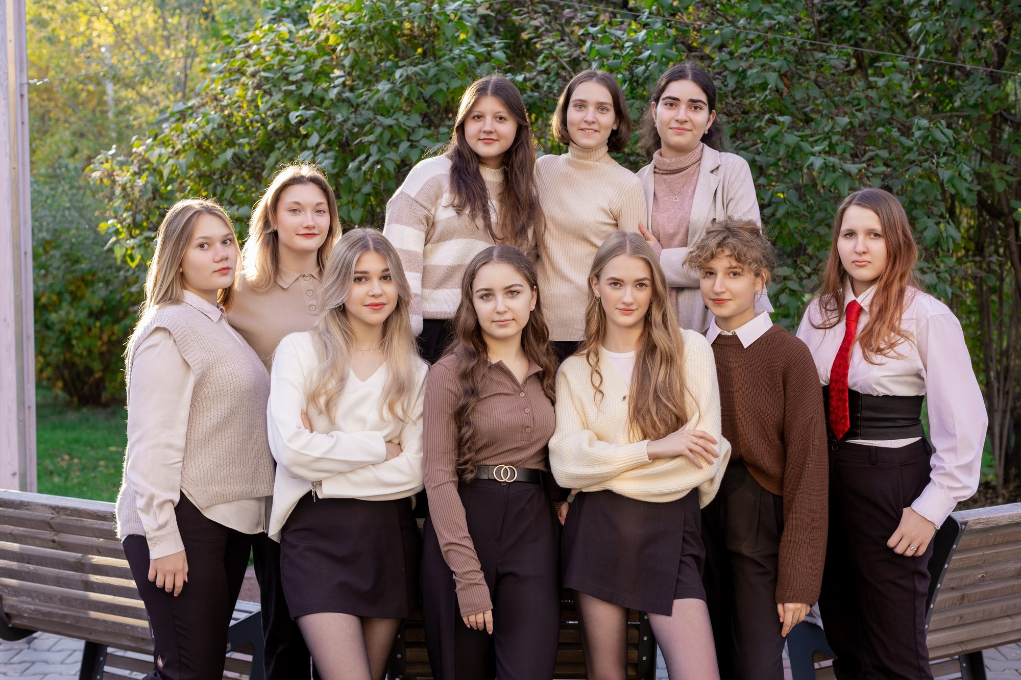 Идеи для школьной фотосессии осенью: 9 и 11 класс. СИГМА | Студия выпускных альбомов Красноярск