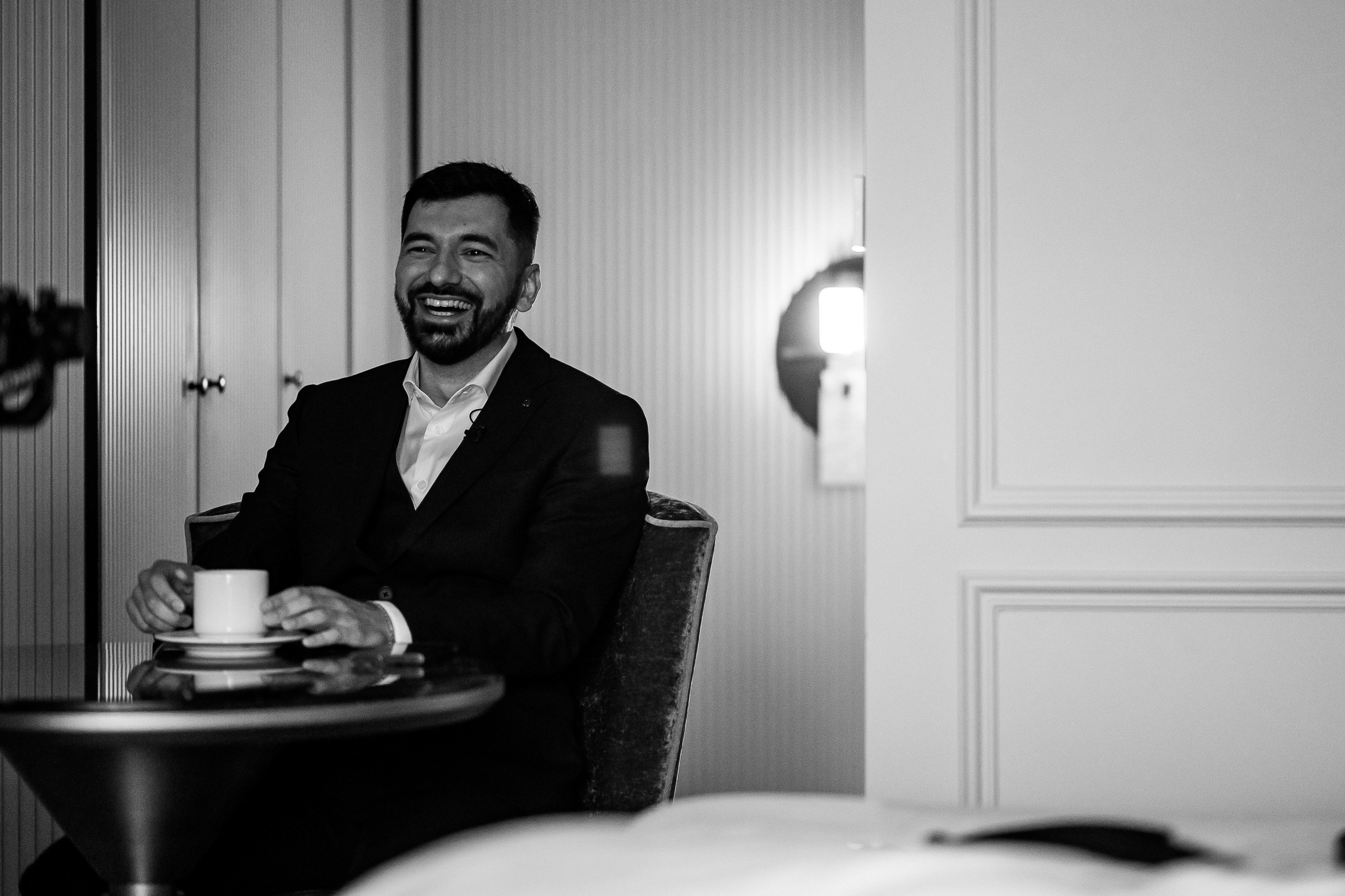 Жених в номере отеля Marriott