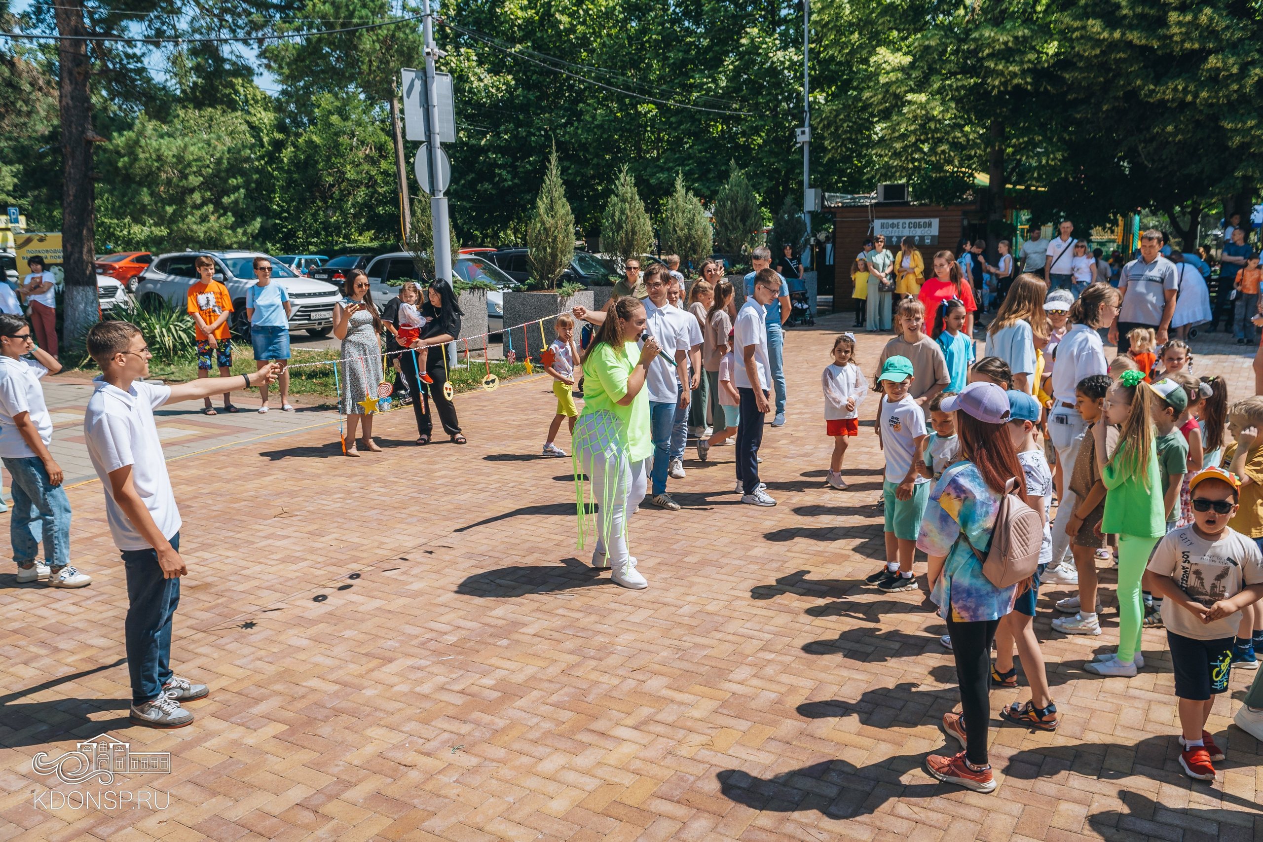 Должны смеяться дети. Новотитаровский Дом культуры