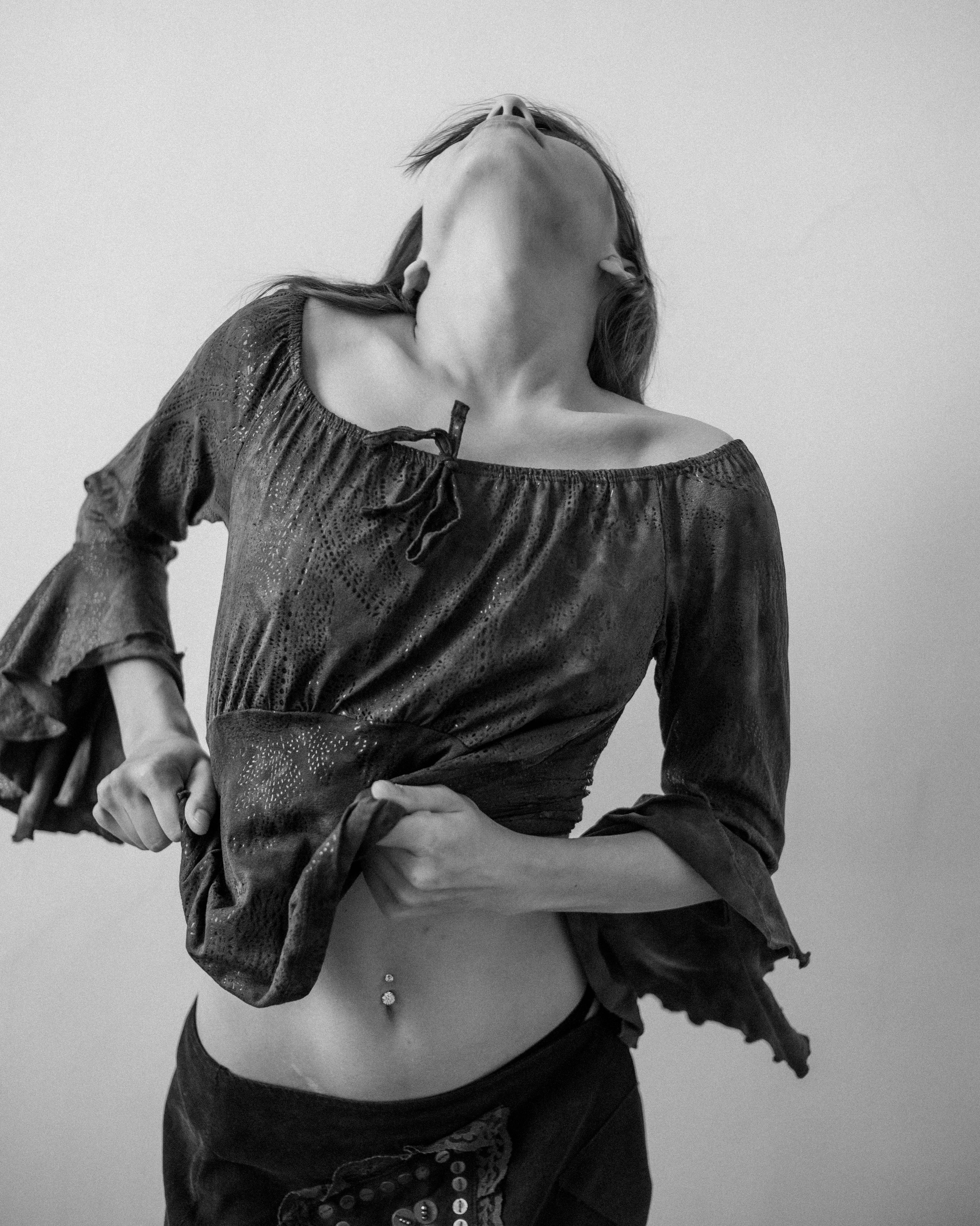 Аня. Женский фотограф. Создатель украшений ручной работы. Модель