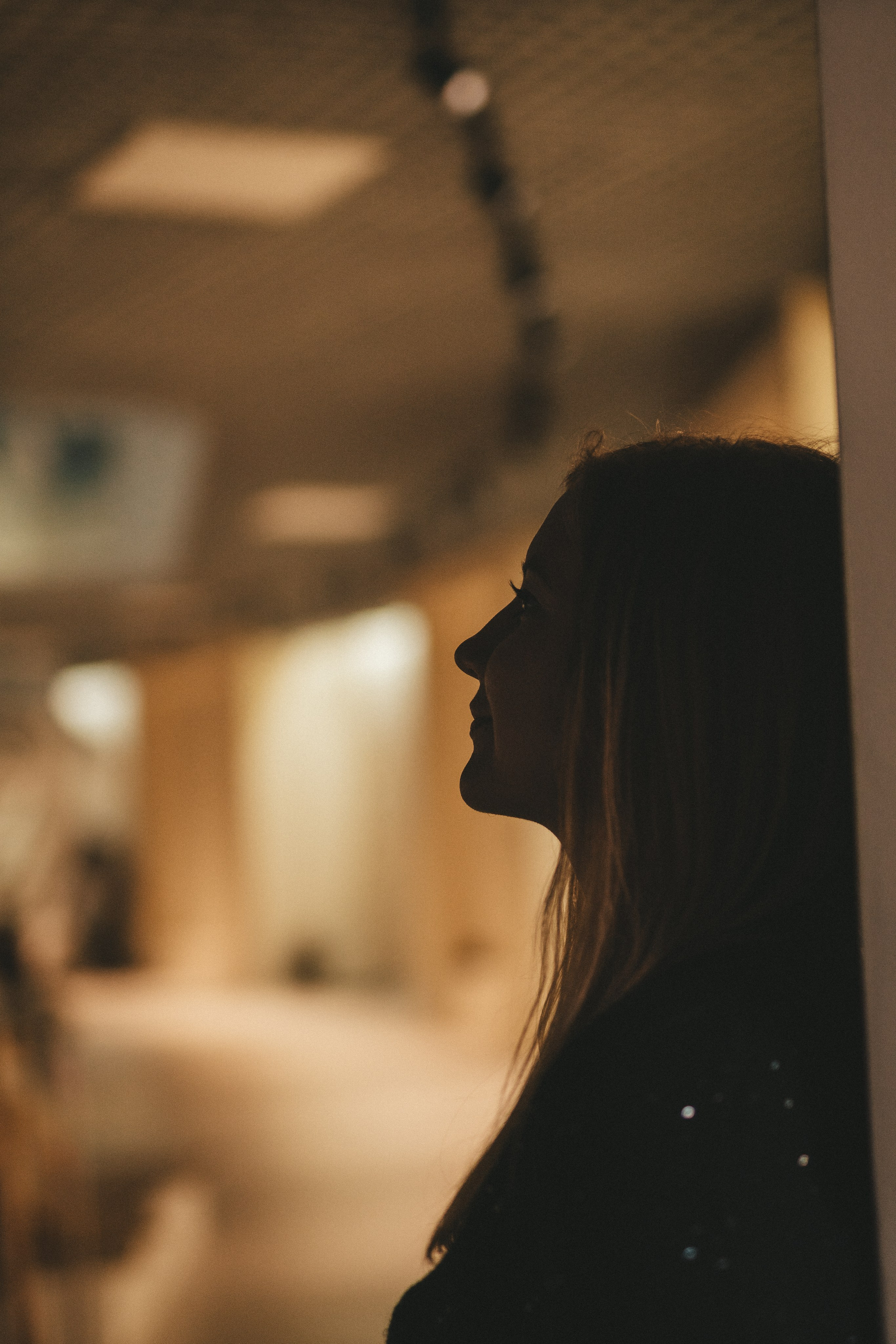 силуэт девушки