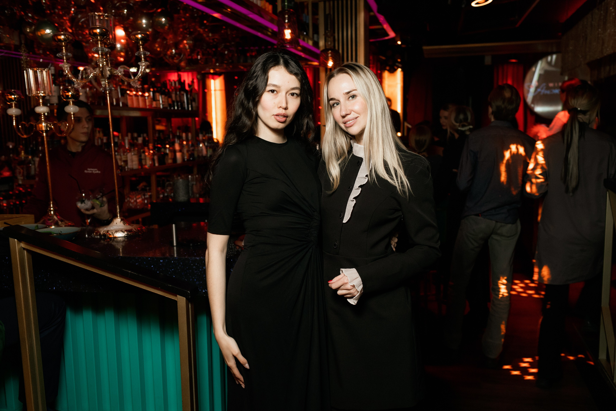 YANA URBAN: сольный концерт в «Анжелика Wineroom». СВОИ. ФОТООТЧЕТЫ-СОБЫТИЯ-МЕСТА