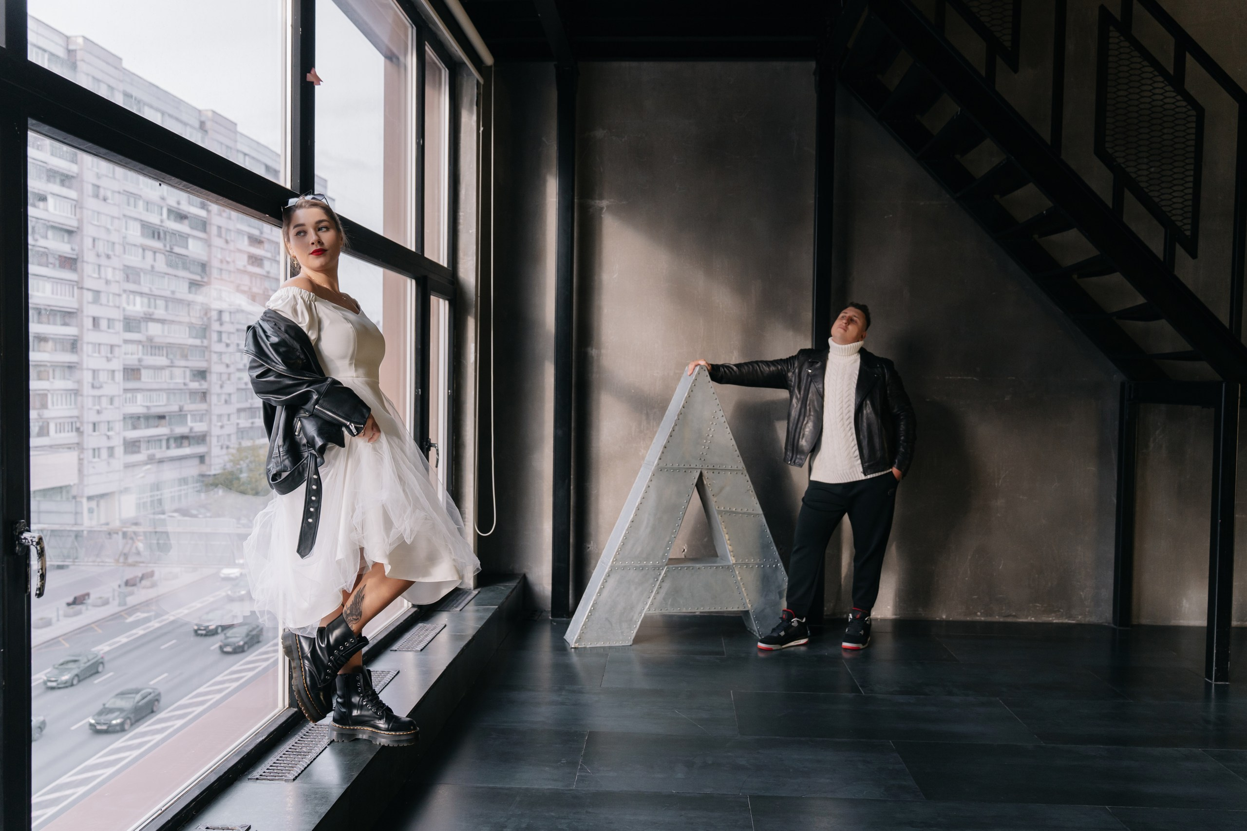 Love Story для молодоженов в фотостудии Cross Studio