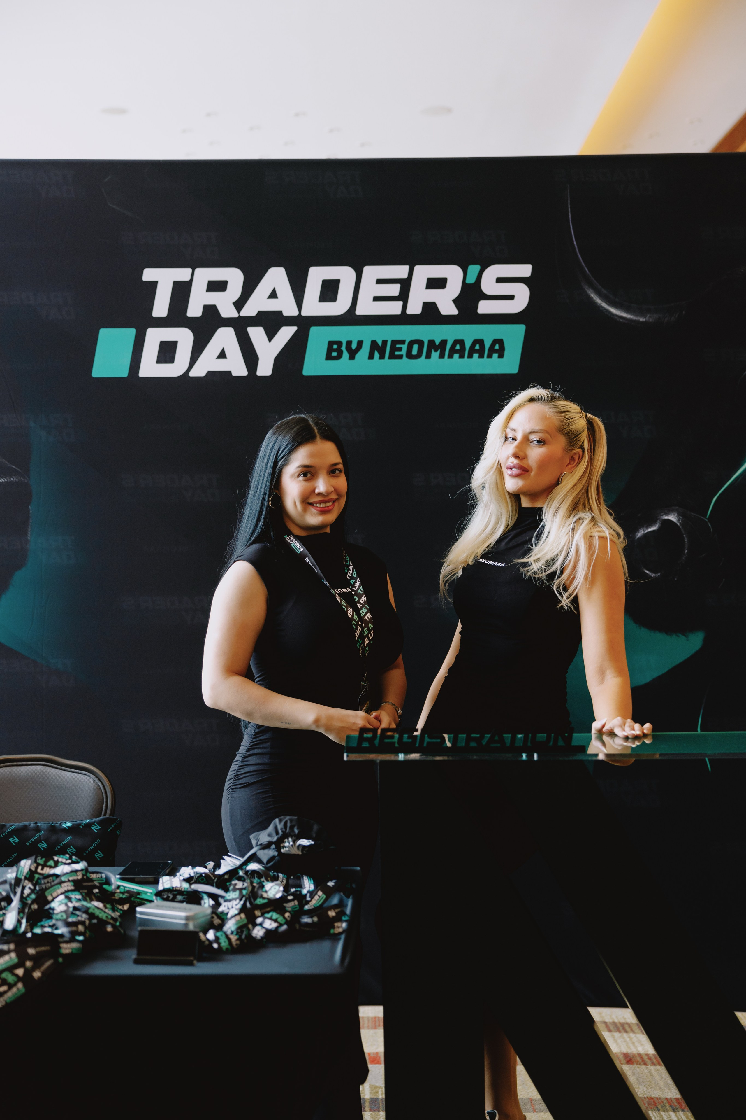 TRADERS DAY By NeomAAA Medellin. NeomAAA Funds Gallery