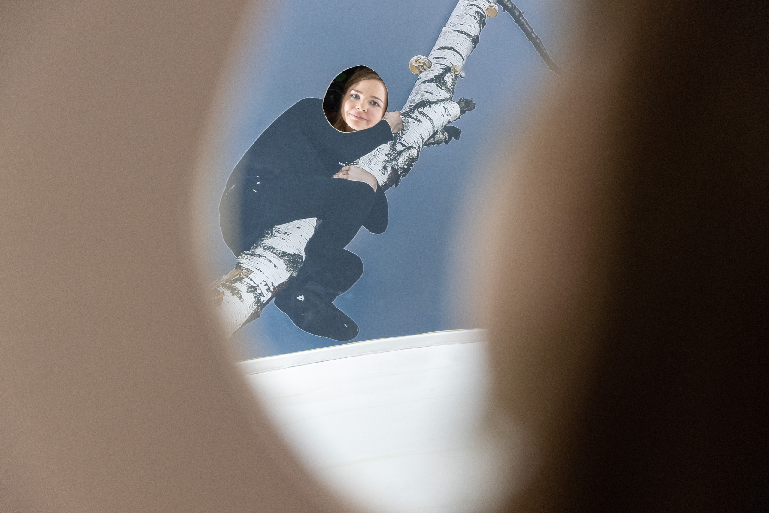 Olga Mikhalchuk and her work at Species-specific traits exhibition. Ольга Михальчук, художница и фотограф