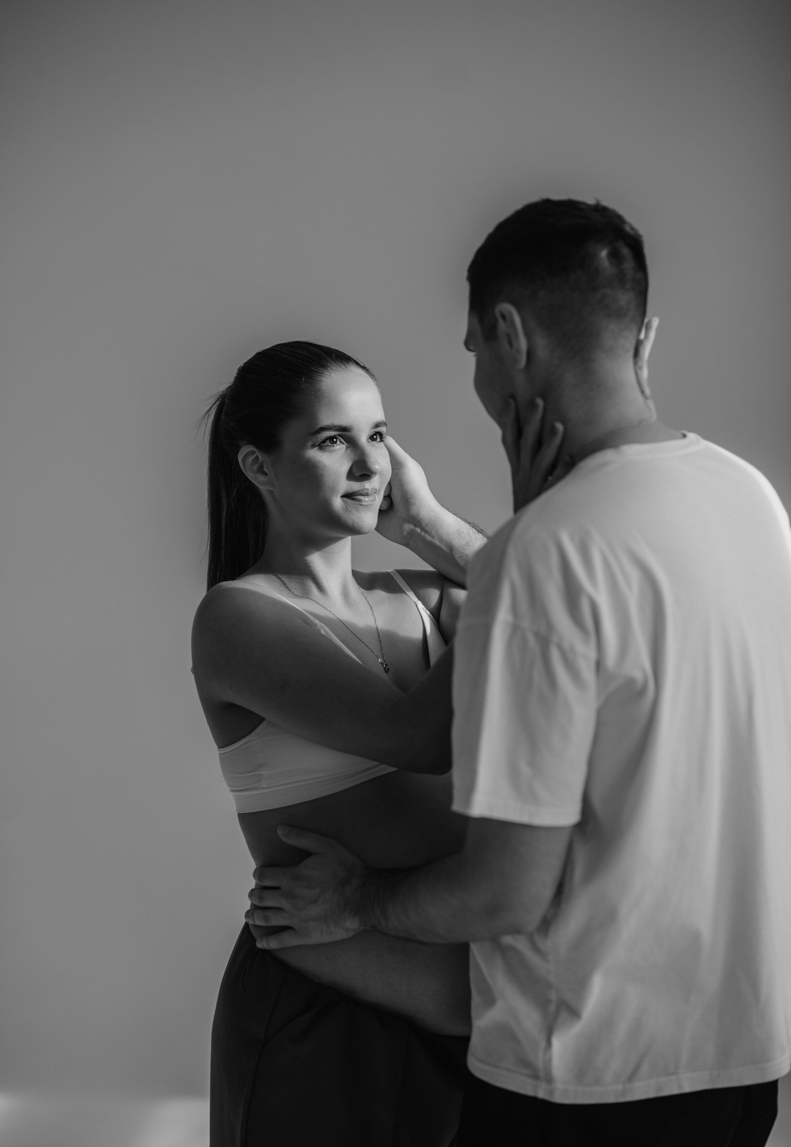 Фотосессия беременности в студии. Семейный фотограф в Домодедово и Москве Елена Пичугина