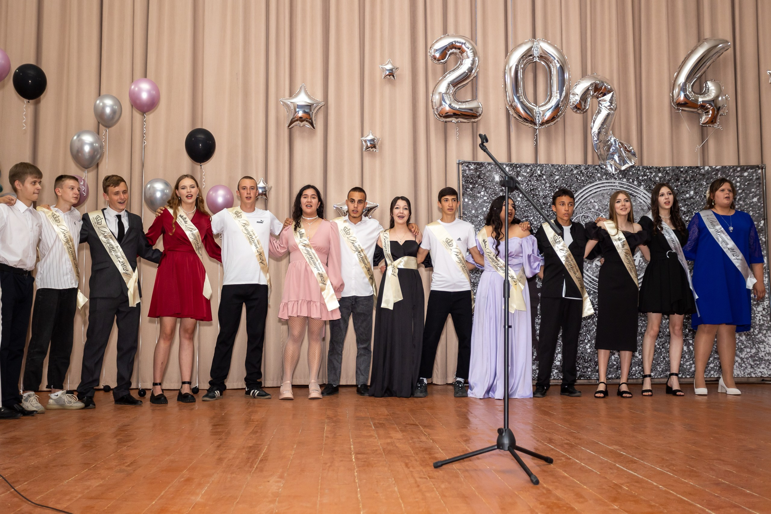 Вручение аттестата 2024 г. Выпускные альбомы Майкоп, Краснодар Елена Золотарева