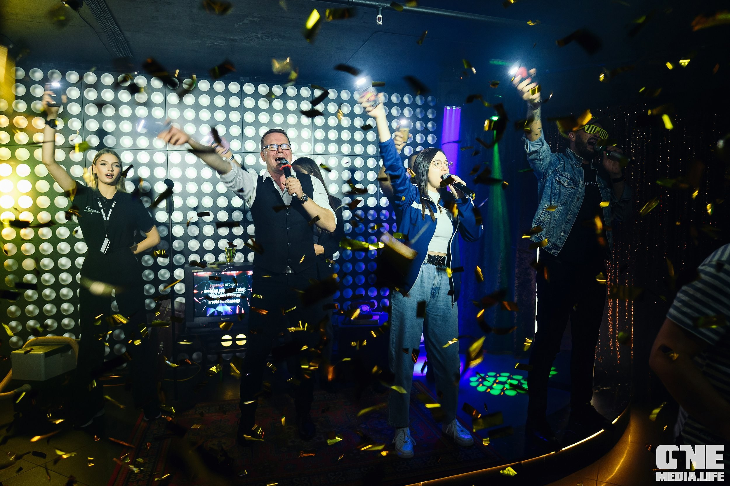 Фоторепортаж из караоке-клуба Эйфория. One Media Life: фоторепортажи, фотоотчеты с мероприятий и заведений