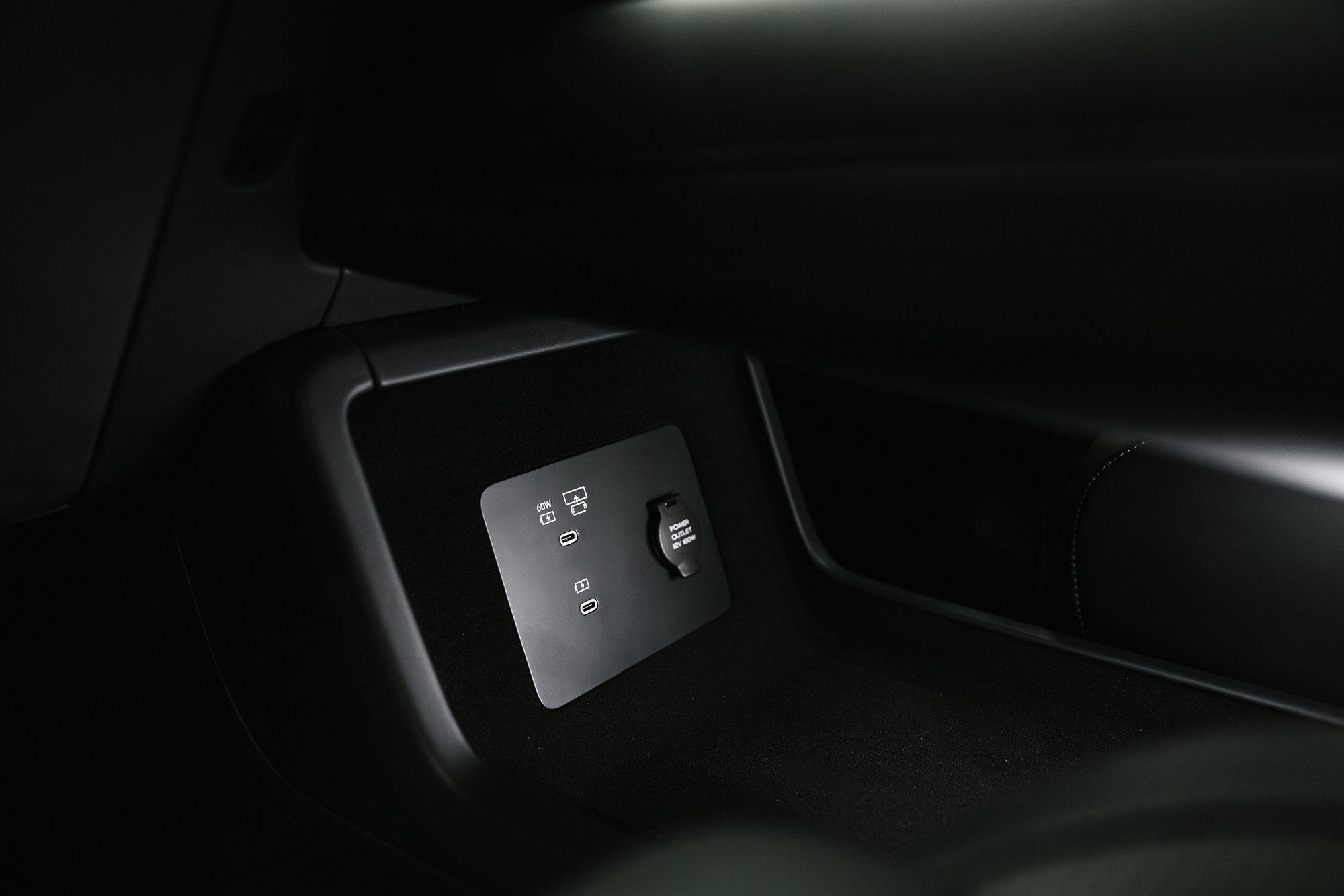 Lynk & Co 900 Ultra 2,0hyb 4WD AT (734 л. с.). Автосалон «Х-Авто»