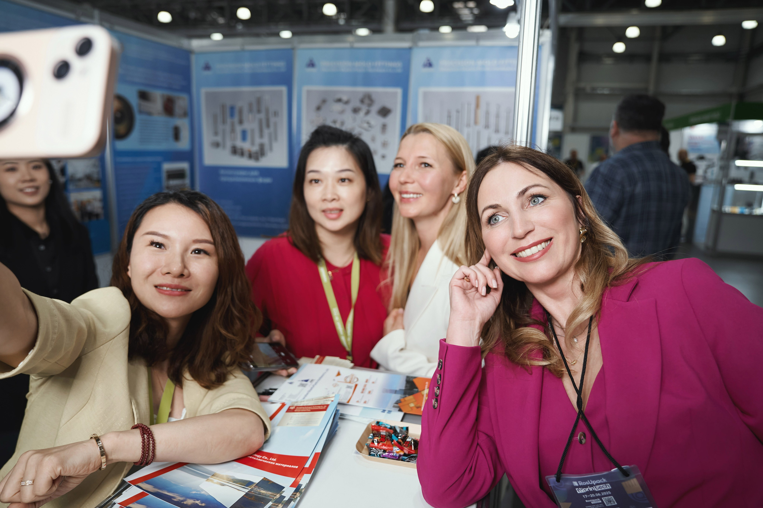 Репортаж с выставки пресс-форм и штампов Rosmould 2025. Фотограф Евгений Опарин