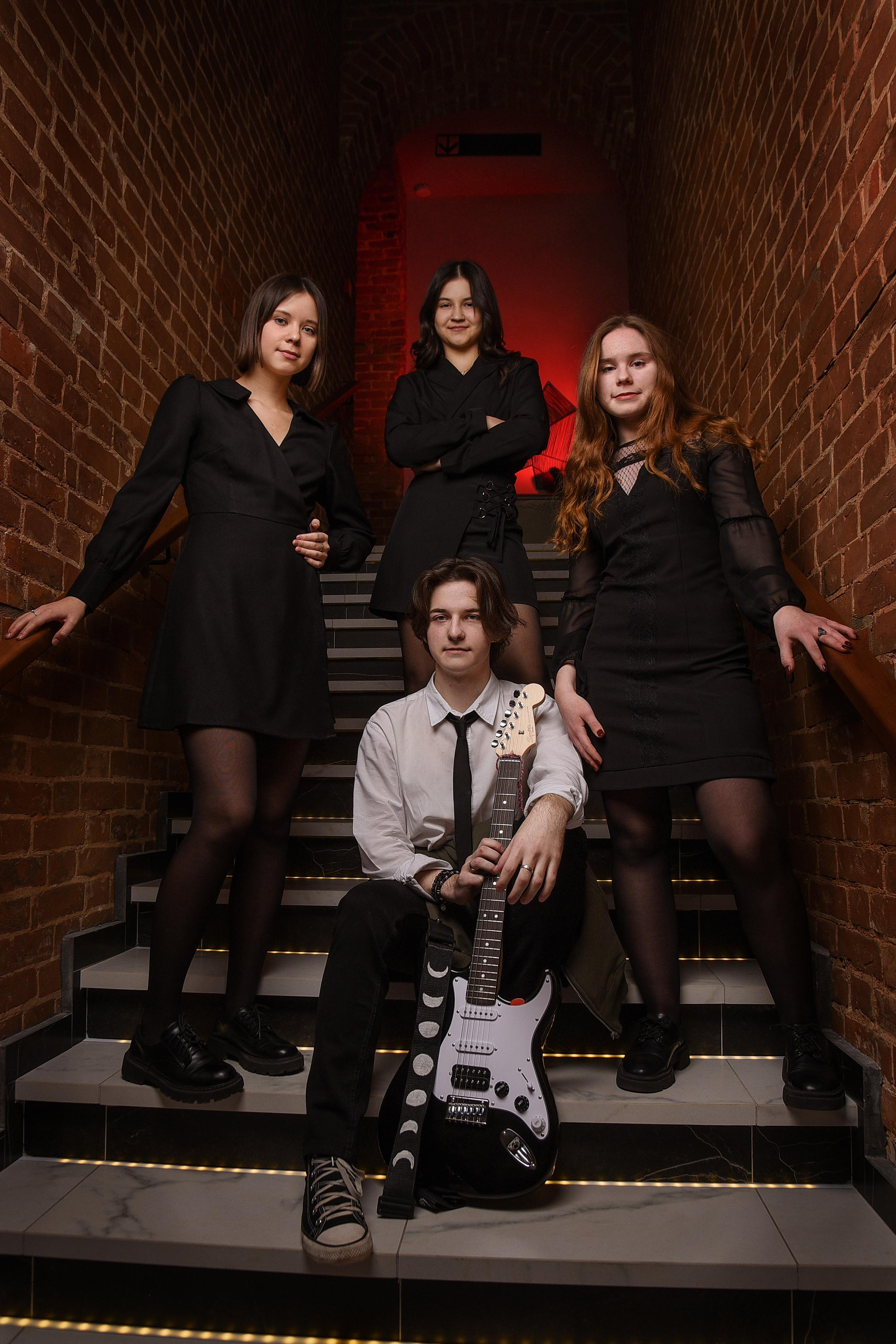 Total. Выпускные альбомы в Кургане, Твой альбом, Книга