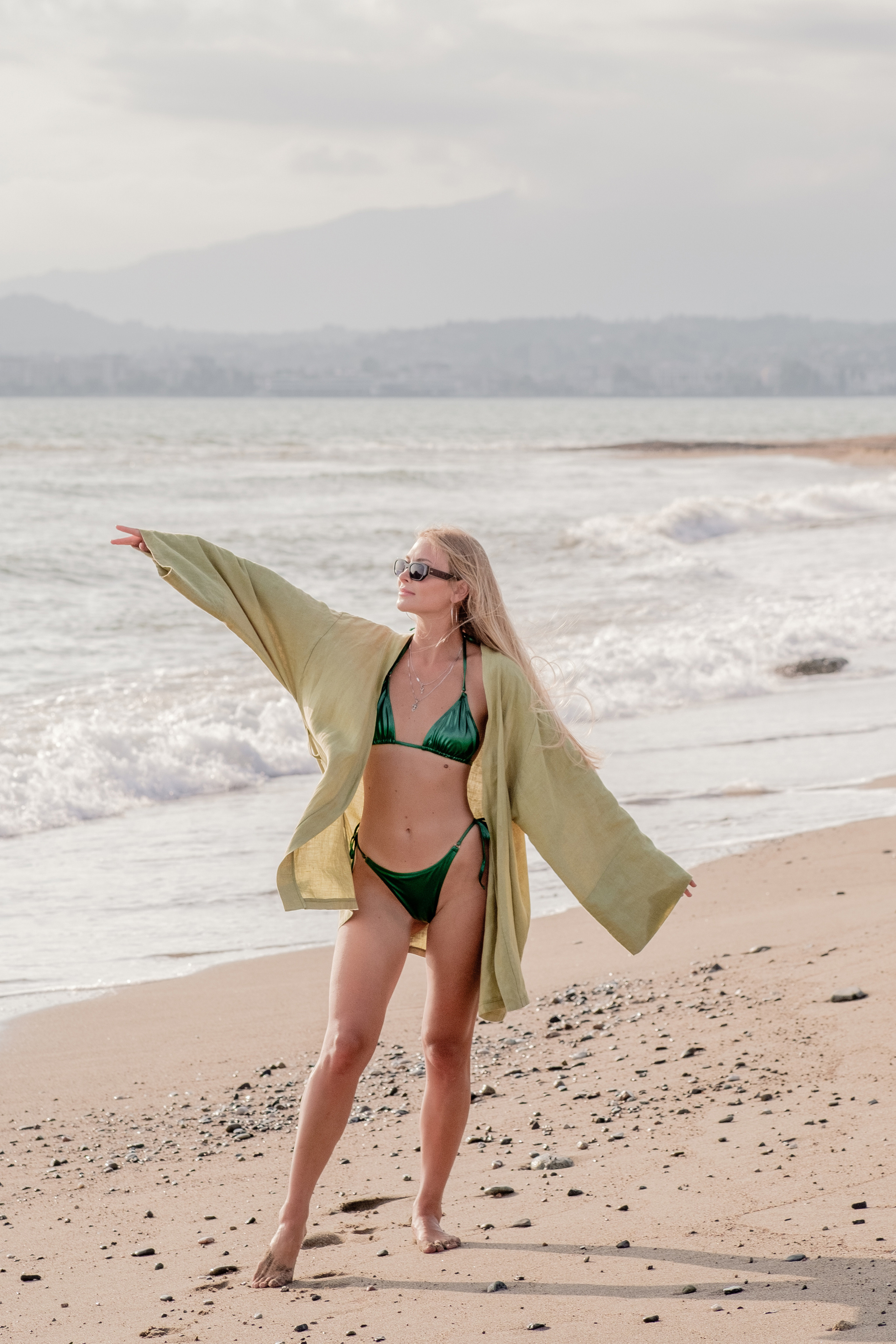 Фотосессия в купальнике на море. Фотосессия ню. Свадебный фотограф в Абхазии, Сухум, Гагра, Сочи