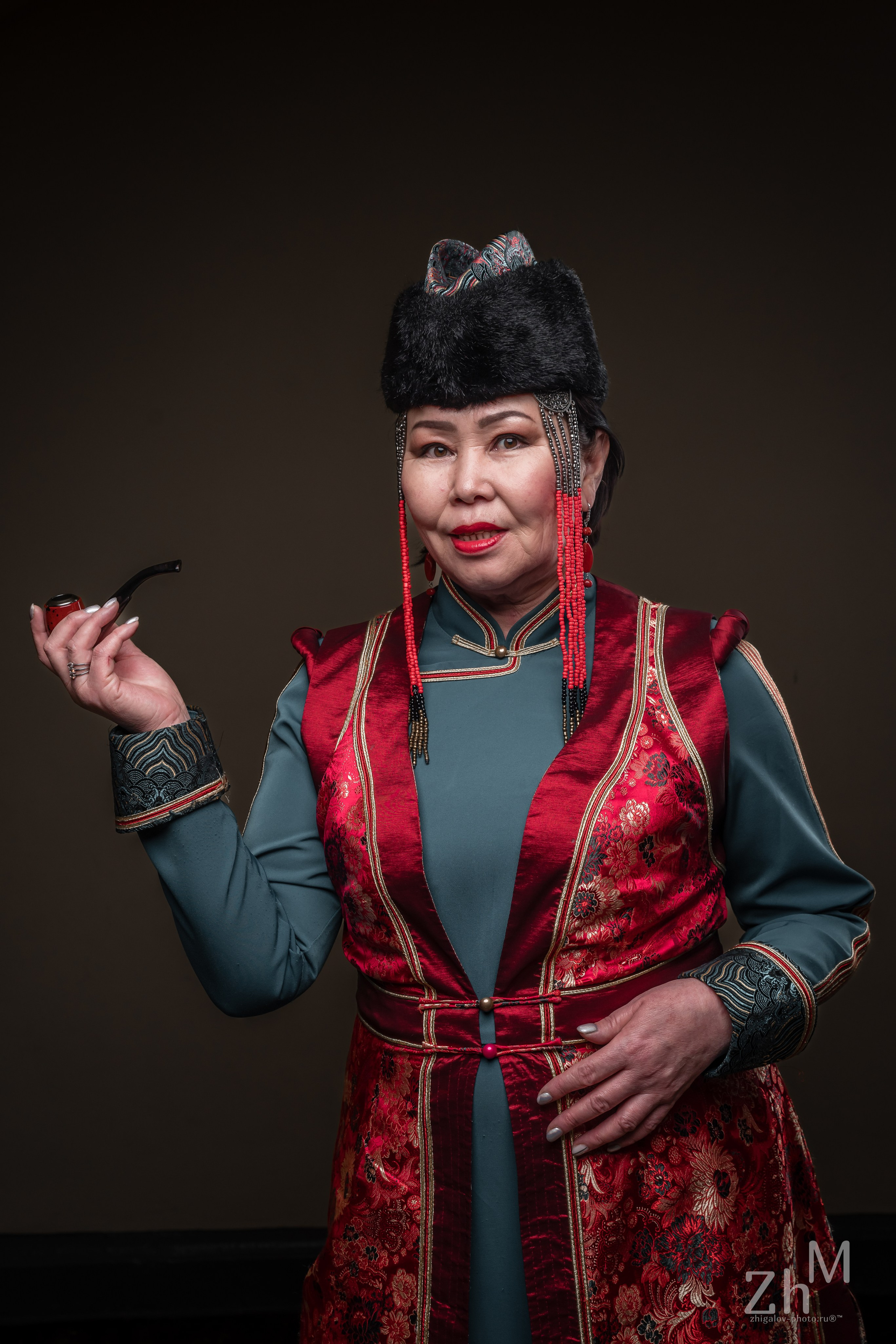 Съёмка в бурятских национальных костюмах. Семейный и свадебный фотограф в Иркутске Максим Жигалов