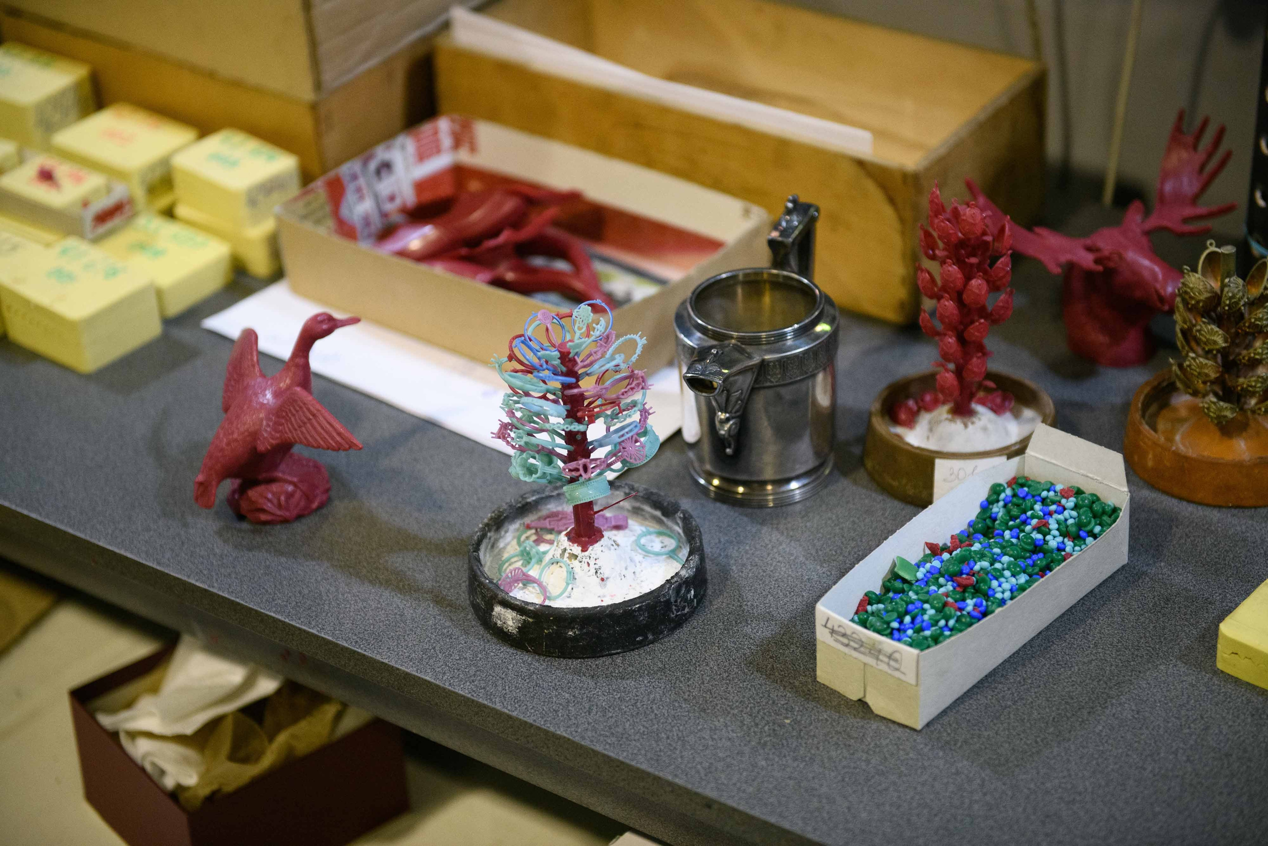 Русские Самоцветы: За кулисами легенды — Фотоальбом об искусстве и производстве