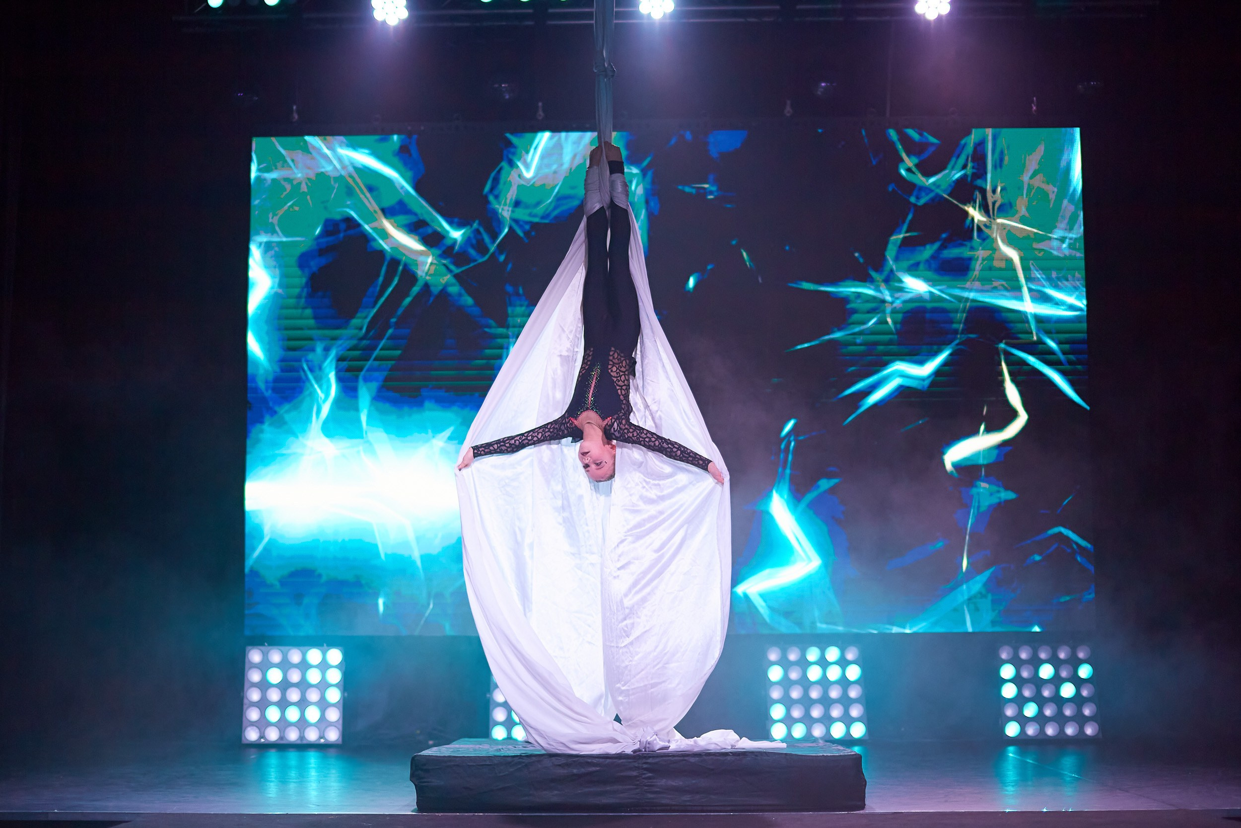 Анонс фоторепортажа с Концерта Грация. POLE DANCE. Photographer for business Mikhail Semenov. Aqua photo studio, photo school