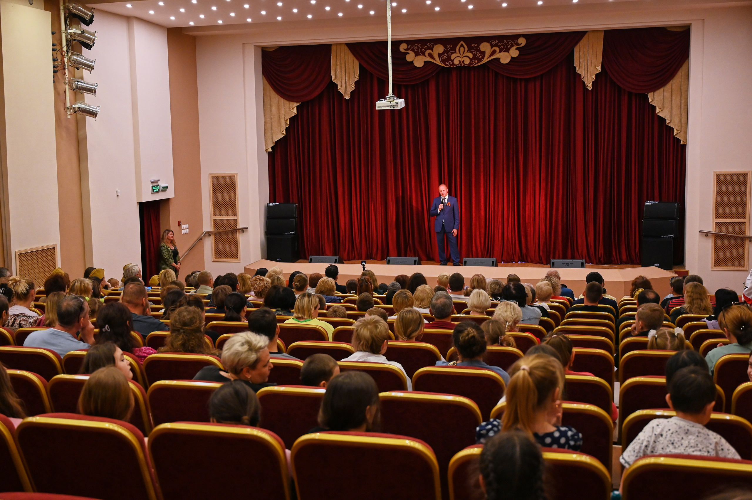 9 мая в ДК КАбардинки. Жизнь курорта Кабардинка в фотографиях