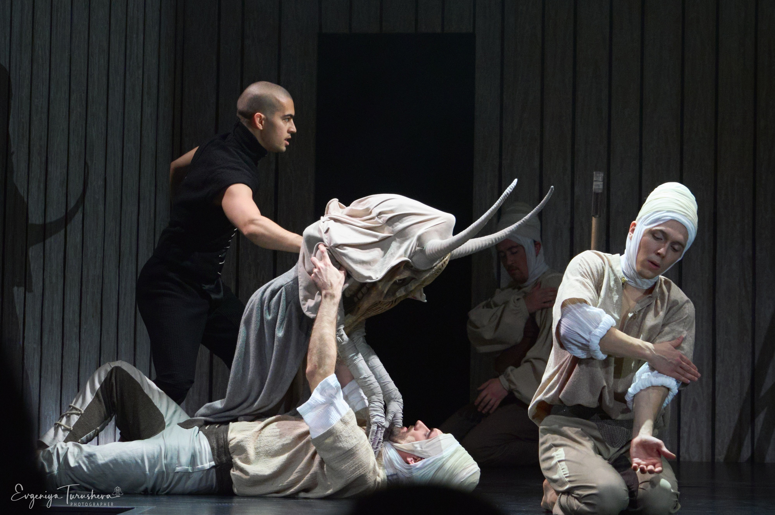 Картины из жизни доктора Фауста | 10.11.2025 | Театр кукол имени С. В. Образцова. Фотограф Евгения Турушева