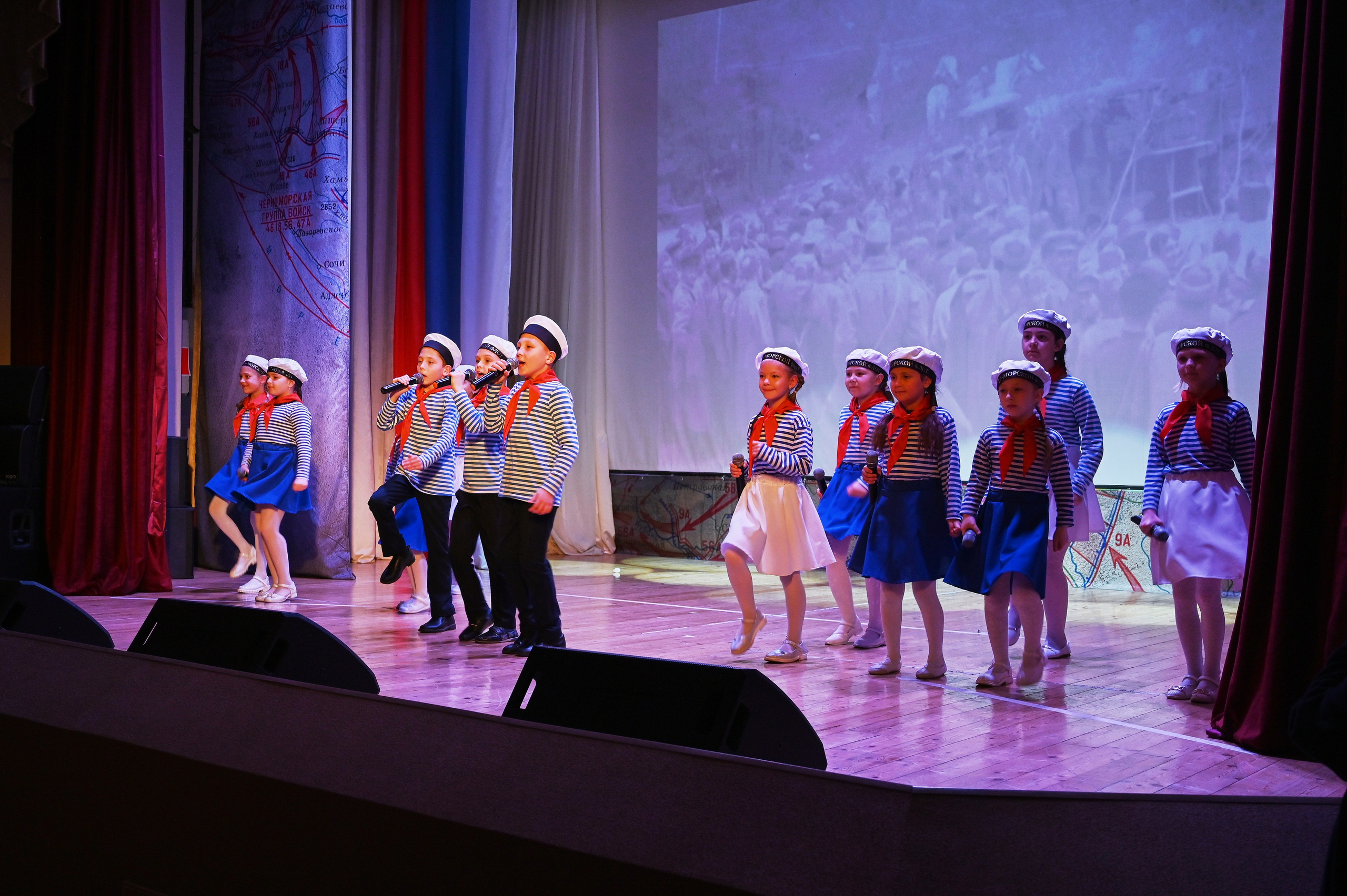 9 мая в ДК КАбардинки. Жизнь курорта Кабардинка в фотографиях