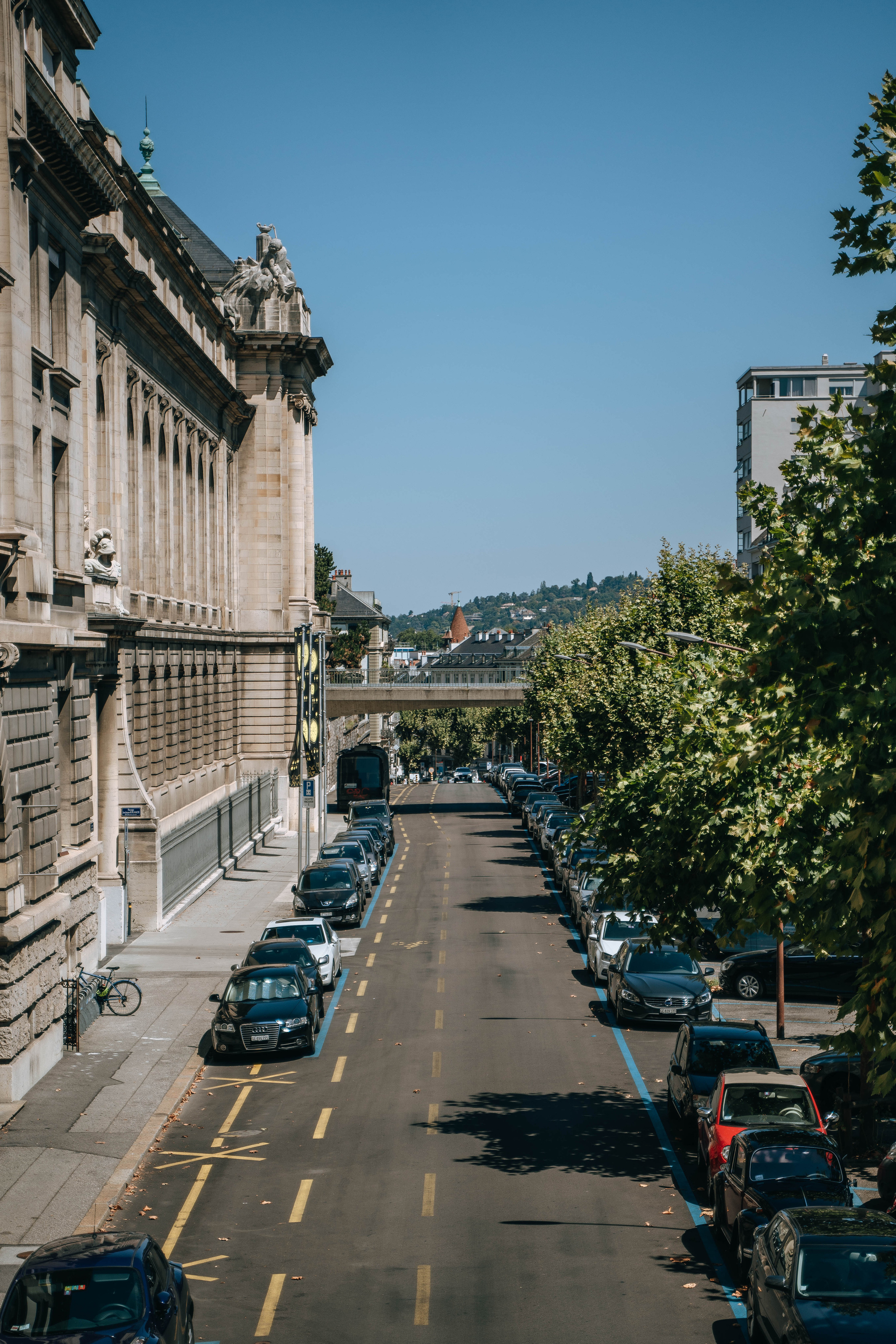Places for a photo shoot in Geneva: road and park. Professional Wedding Photographer Geneva & Romande Switzerland | Tanya Creator