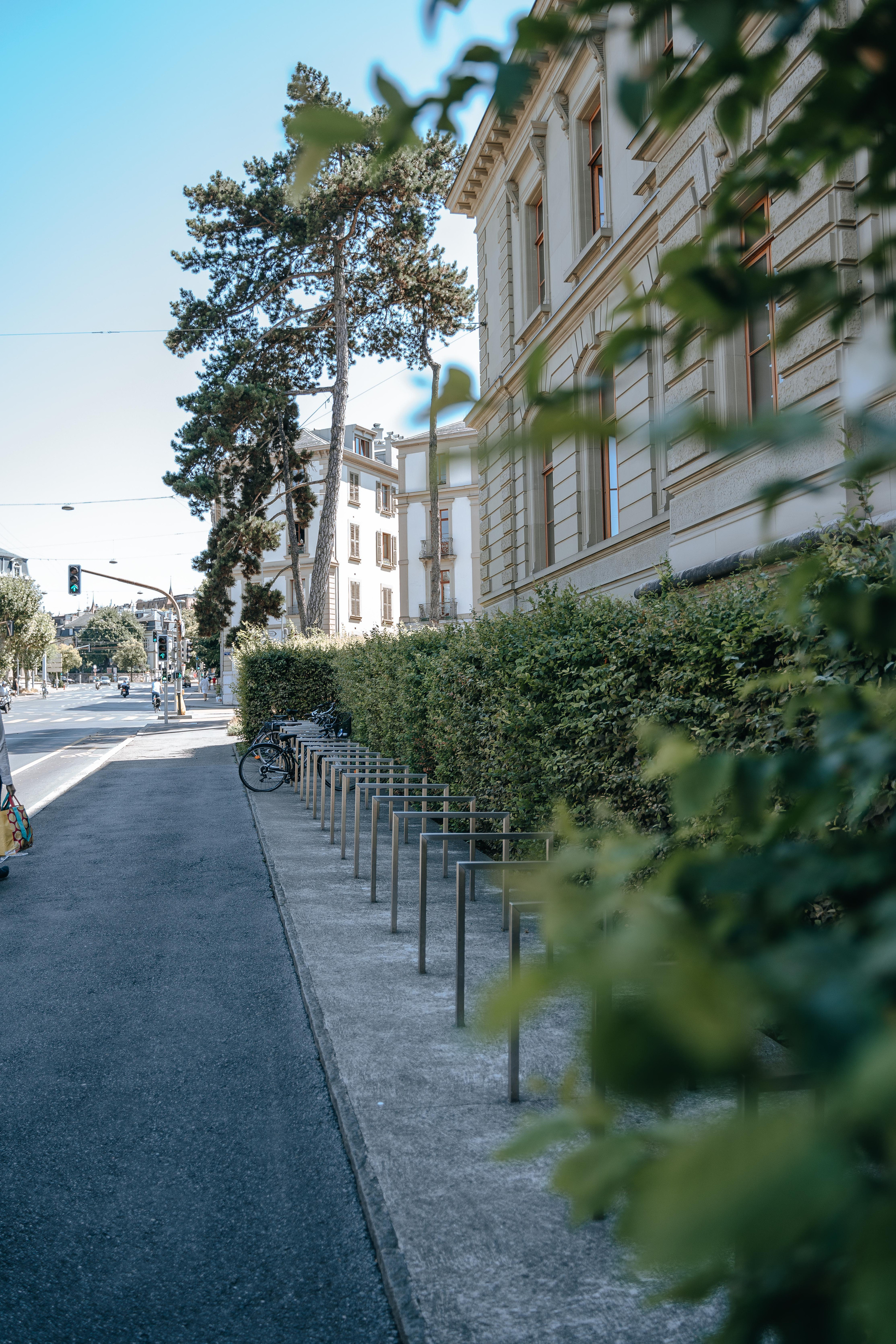 Places for a photo shoot in Geneva: the tower and streets. Professional Wedding Photographer Geneva & Romande Switzerland | Tanya Creator