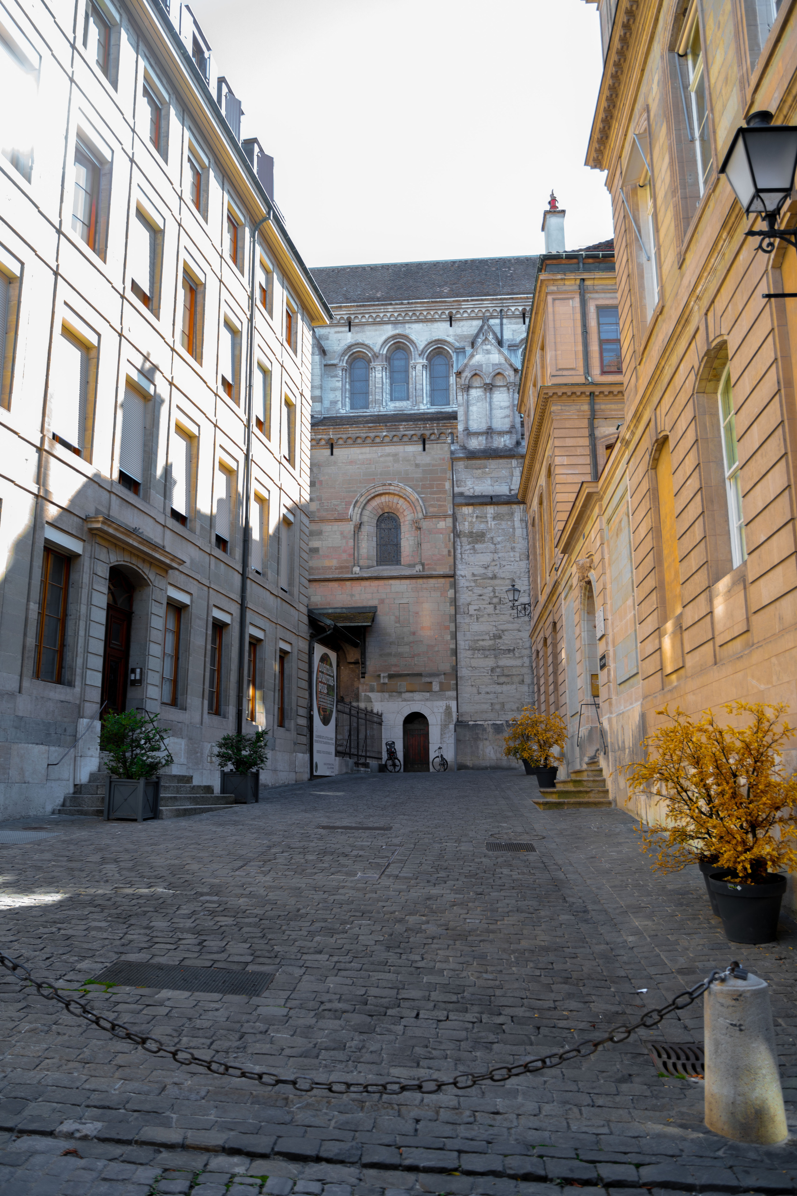 Places for a photo shoot in Geneva: around St. Pierre Cathedral. Professional Wedding Photographer Geneva & Romande Switzerland | Tanya Creator