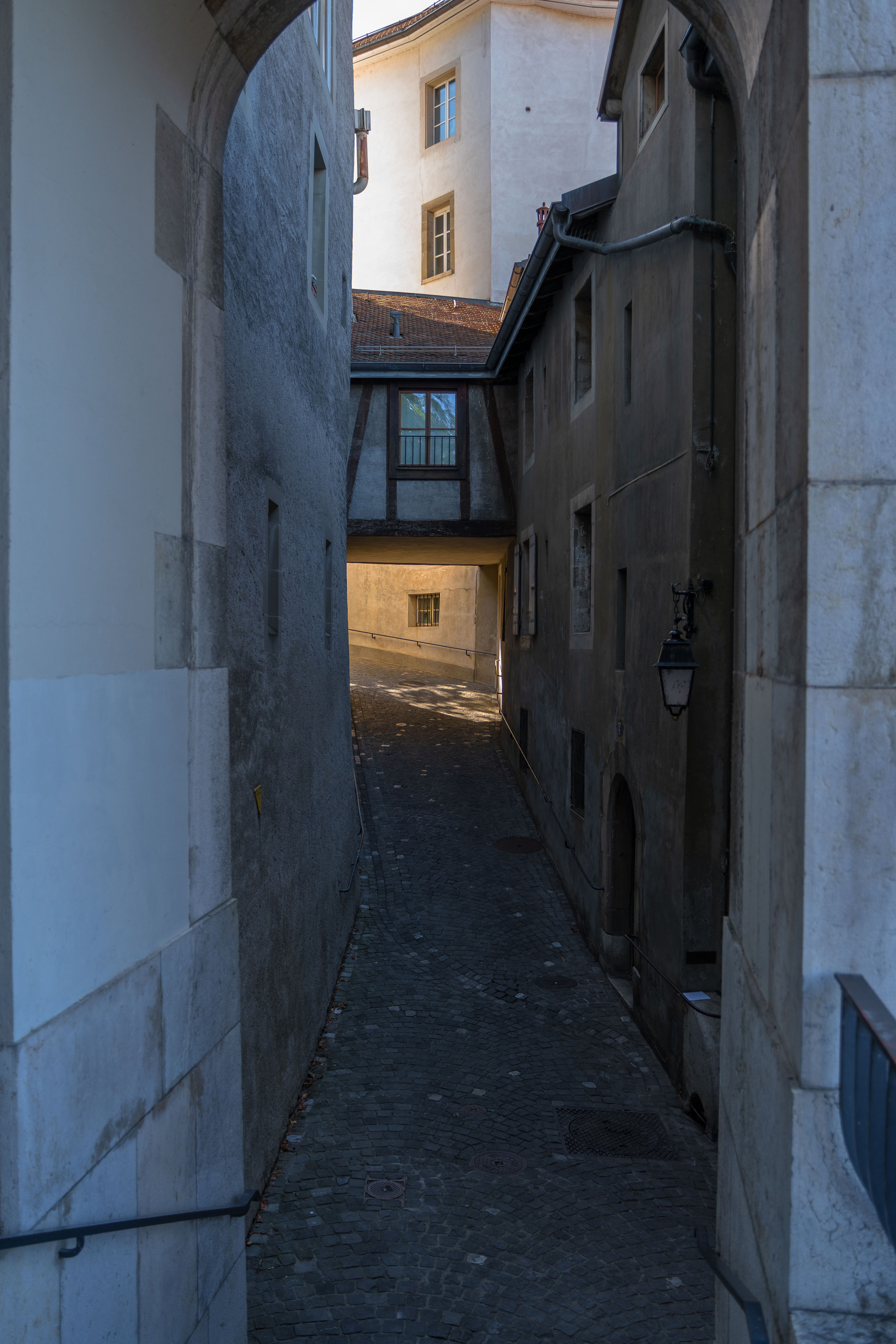 Places for a photo shoot in Geneva: around St. Pierre Cathedral. Professional Wedding Photographer Geneva & Romande Switzerland | Tanya Creator