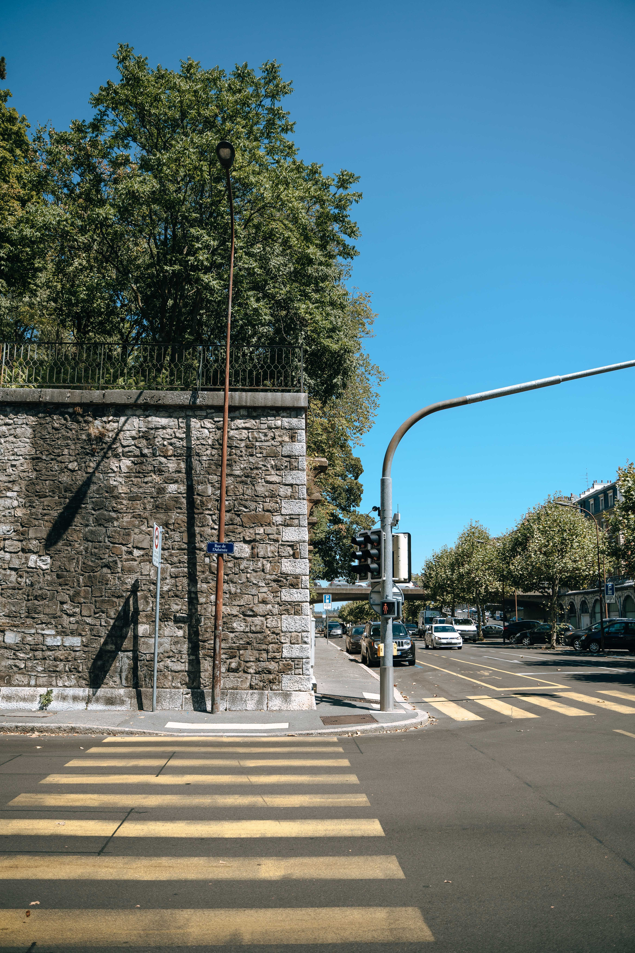 Places for a photo shoot in Geneva: road and park. Professional Wedding Photographer Geneva & Romande Switzerland | Tanya Creator