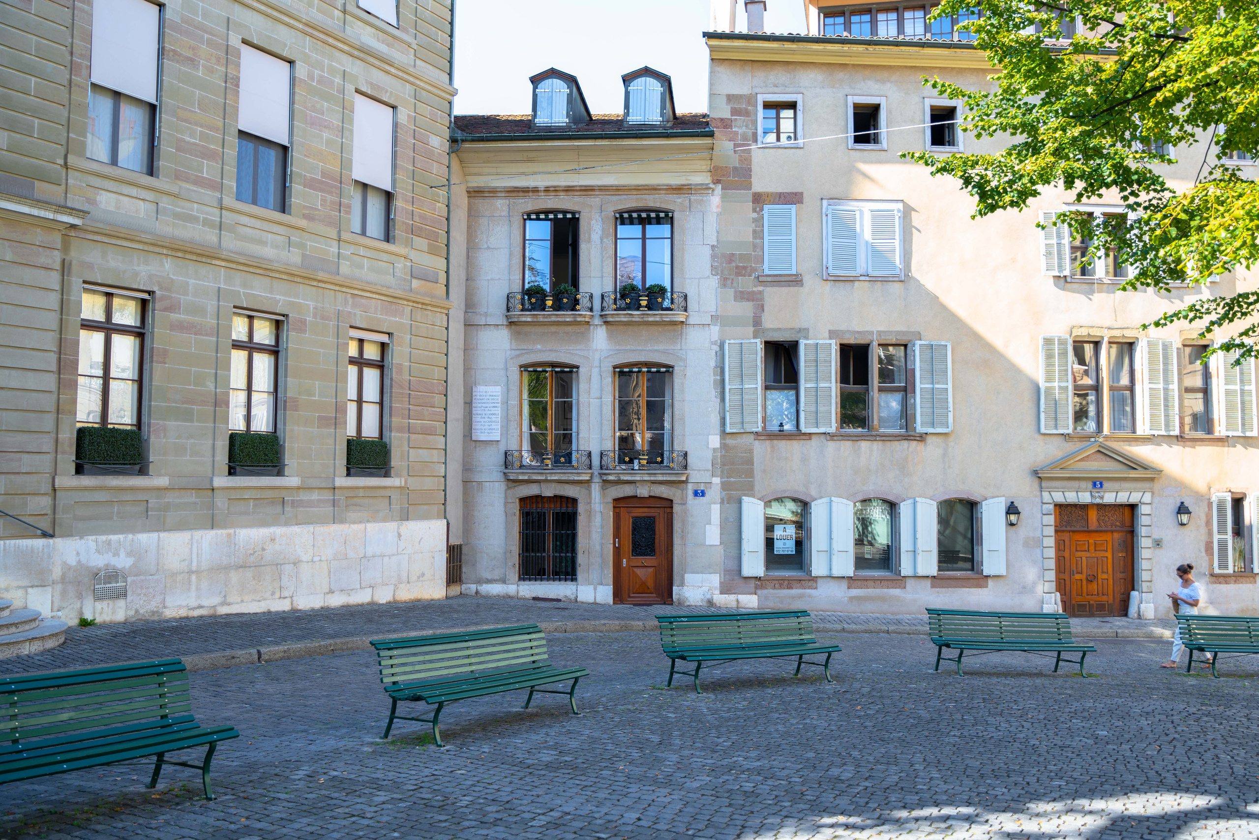 Places for a photo shoot in Geneva: around St. Pierre Cathedral. Professional Wedding Photographer Geneva & Romande Switzerland | Tanya Creator