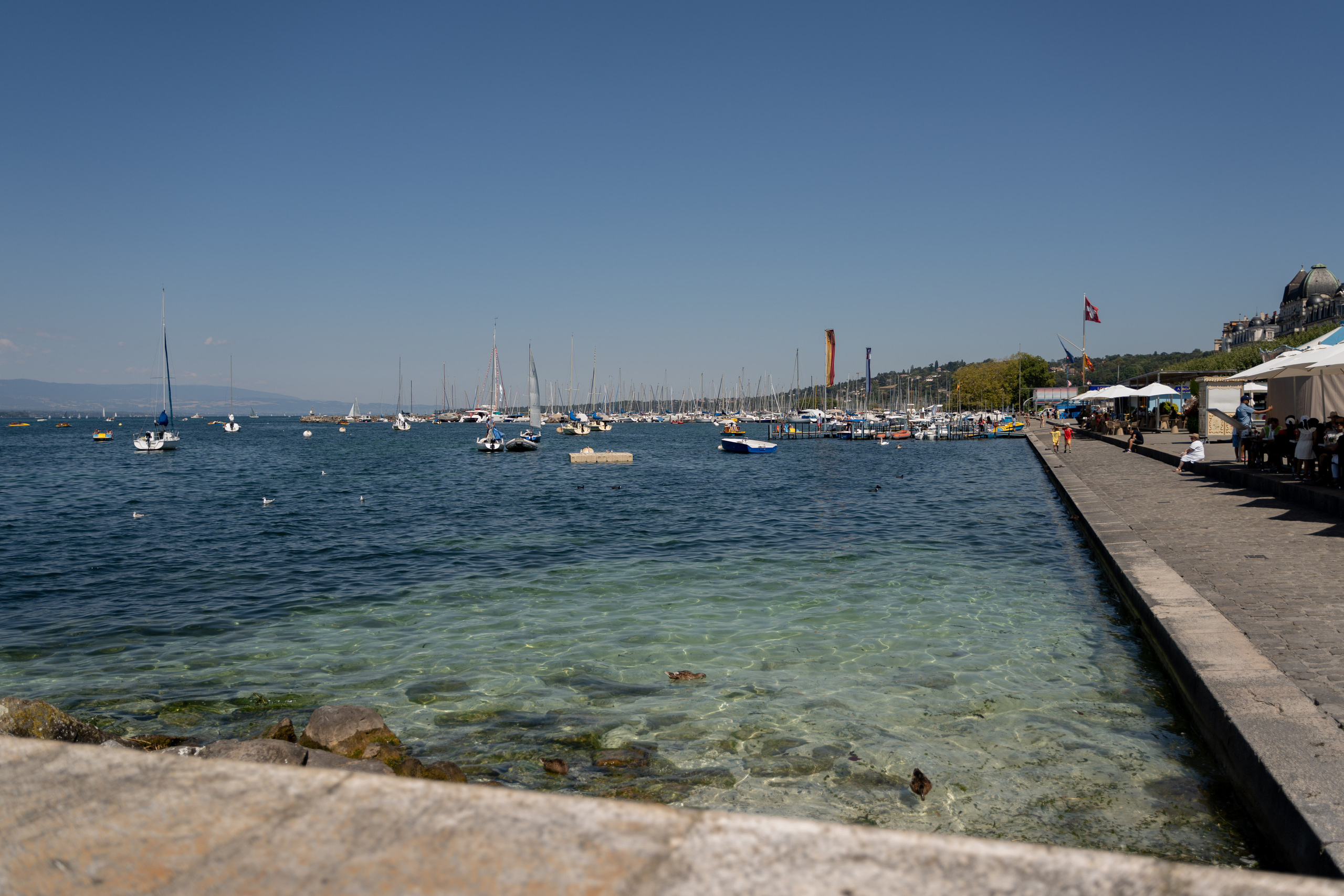 Places for a photo shoot in Geneva: Jet d’Eau. Профессиональный свадебный фотограф в Женеве и Швейцарии | Таня Вовчецкая