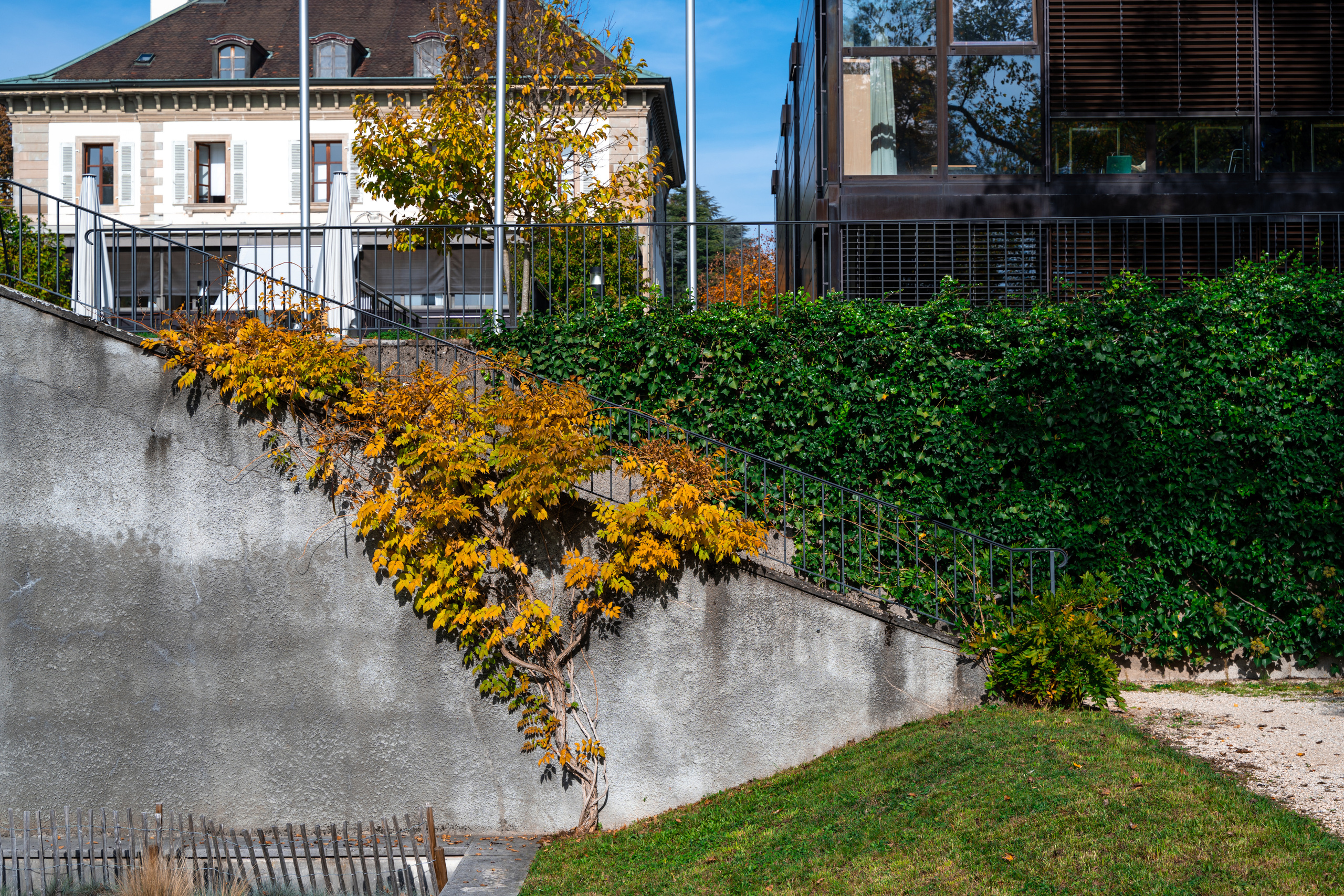 Places for a photo shoot in Geneva: Musée Ariana. Photographe de Mariage Professionnelle — Genève & Suisse Romande | Tanya Creator