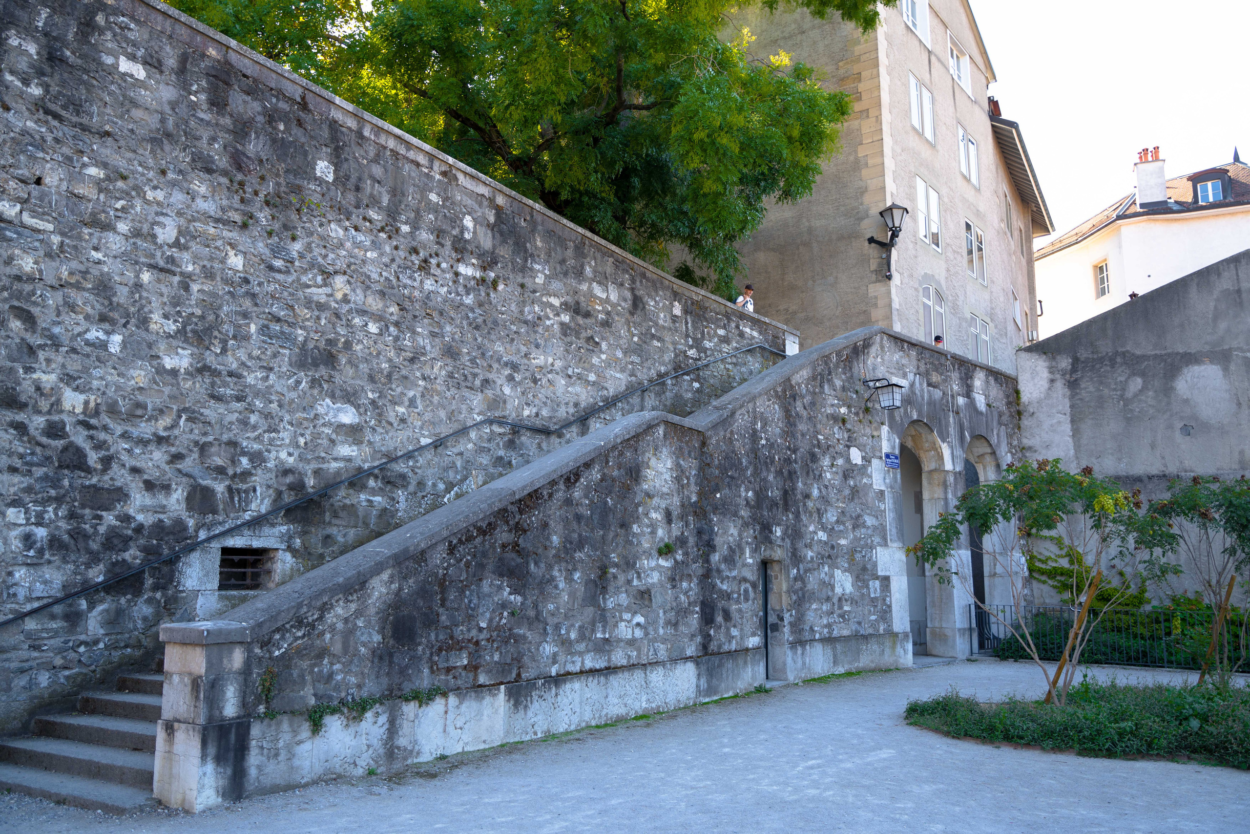 Places for a photo shoot in Geneva: around St. Pierre Cathedral. Professional Wedding Photographer Geneva & Romande Switzerland | Tanya Creator